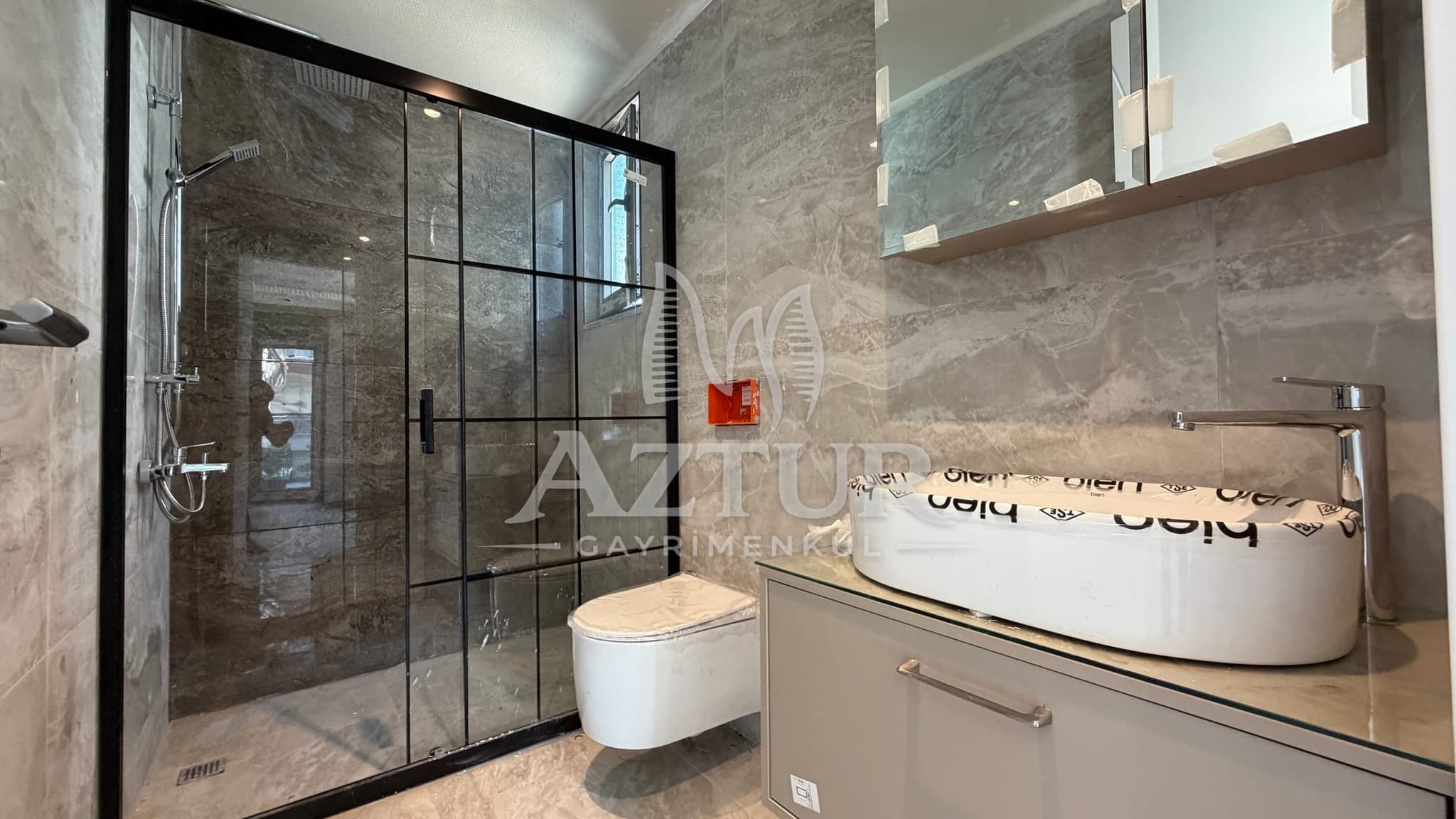 HURMA'DA TEK BLOKLU SİTE İÇERİSİNDE 3+1 SATILIK DAİRE