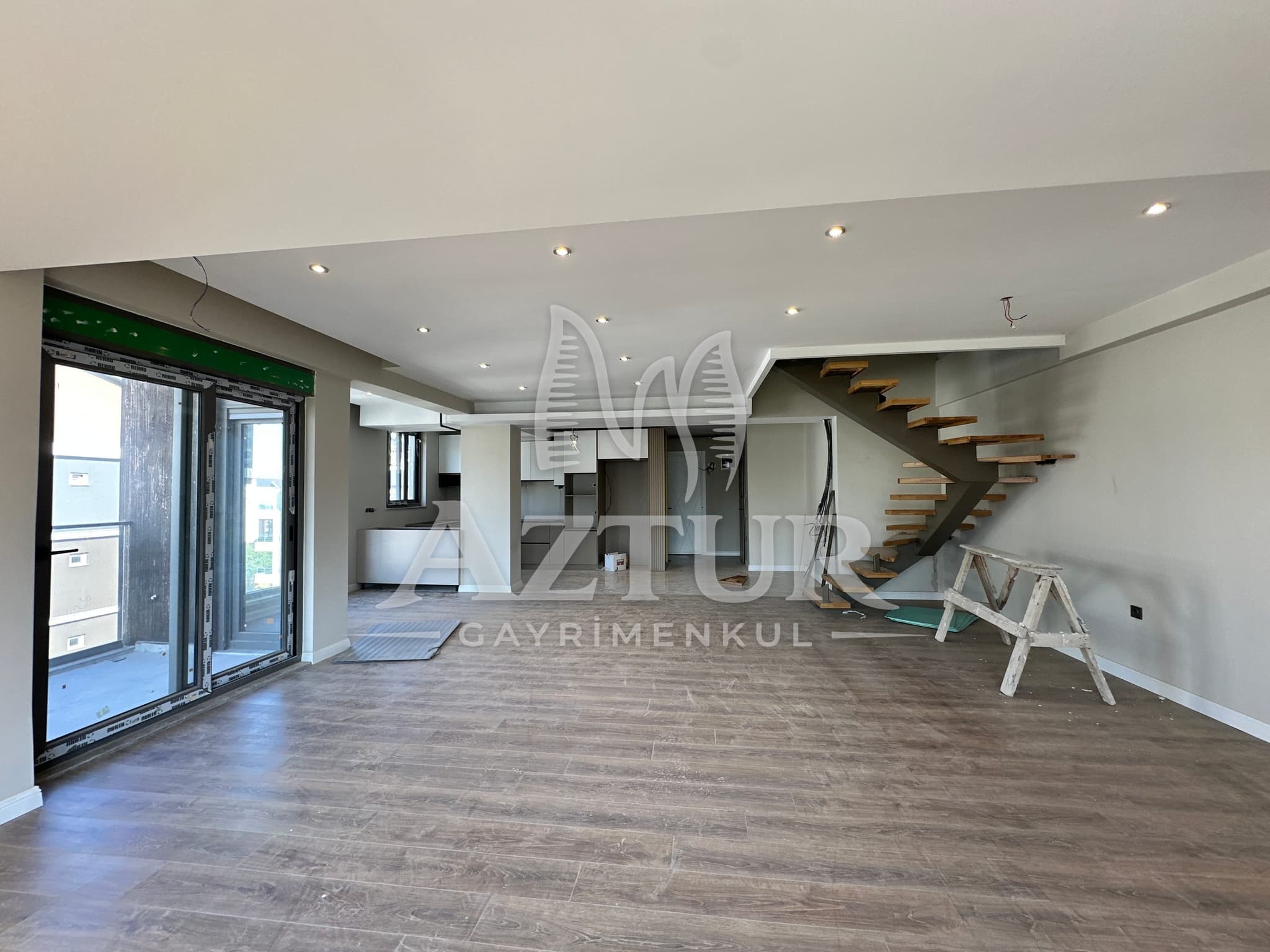 HURMA'DA TEK BLOKLU SİTE İÇERİSİNDE DUBLEKS 4+1 SATILIK DAİRE