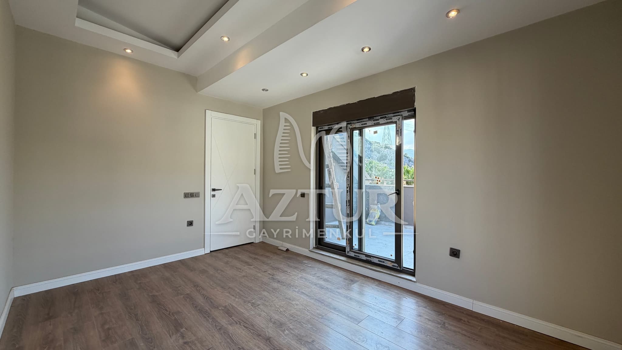 HURMA'DA TEK BLOKLU SİTE İÇERİSİNDE DUBLEKS 4+1 SATILIK DAİRE