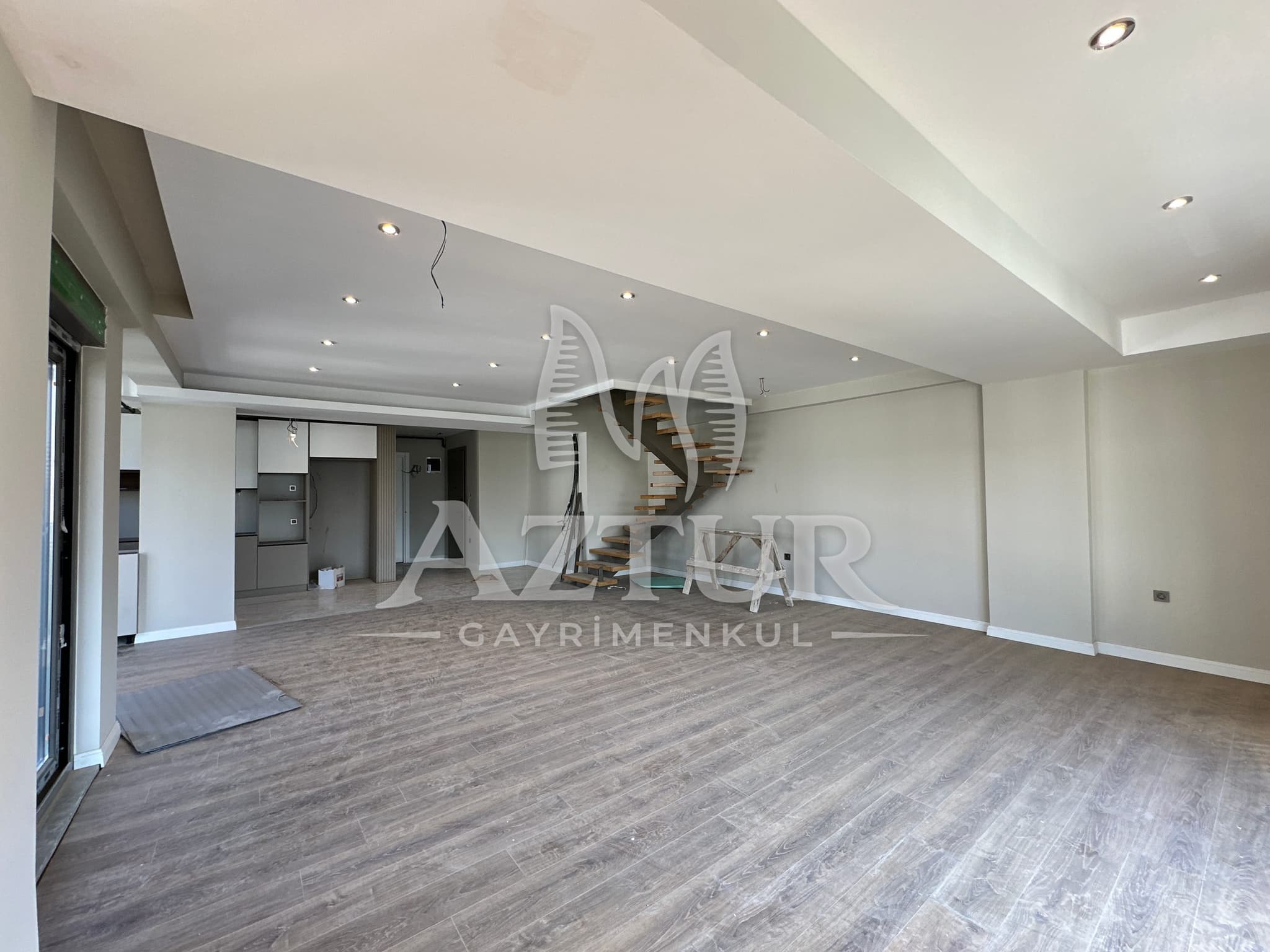 HURMA'DA TEK BLOKLU SİTE İÇERİSİNDE DUBLEKS 4+1 SATILIK DAİRE