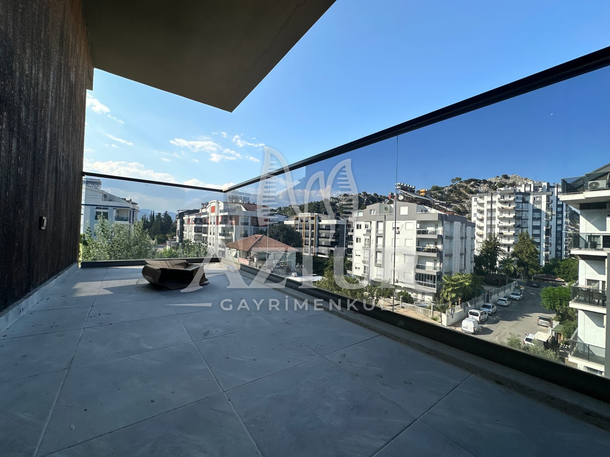 HURMA'DA TEK BLOKLU SİTE İÇERİSİNDE DUBLEKS 4+1 SATILIK DAİRE