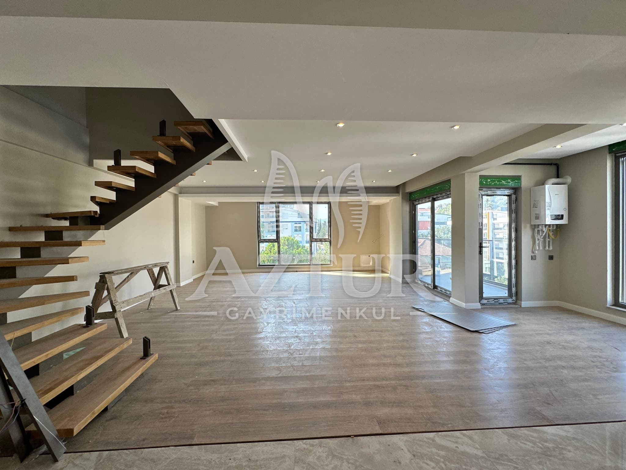 HURMA'DA TEK BLOKLU SİTE İÇERİSİNDE DUBLEKS 4+1 SATILIK DAİRE