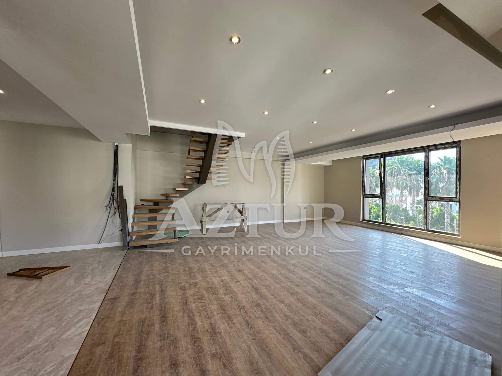HURMA'DA TEK BLOKLU SİTE İÇERİSİNDE DUBLEKS 4+1 SATILIK DAİRE