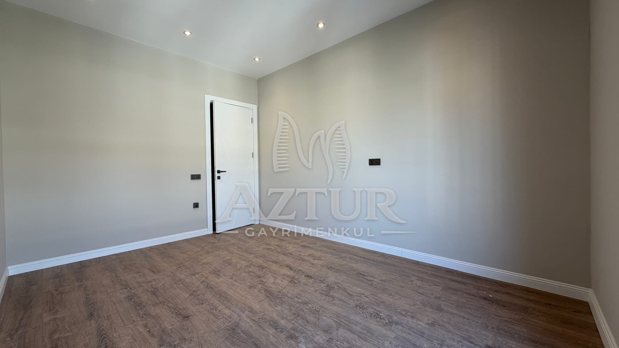 HURMA'DA TEK BLOKLU SİTE İÇERİSİNDE DUBLEKS 4+1 SATILIK DAİRE