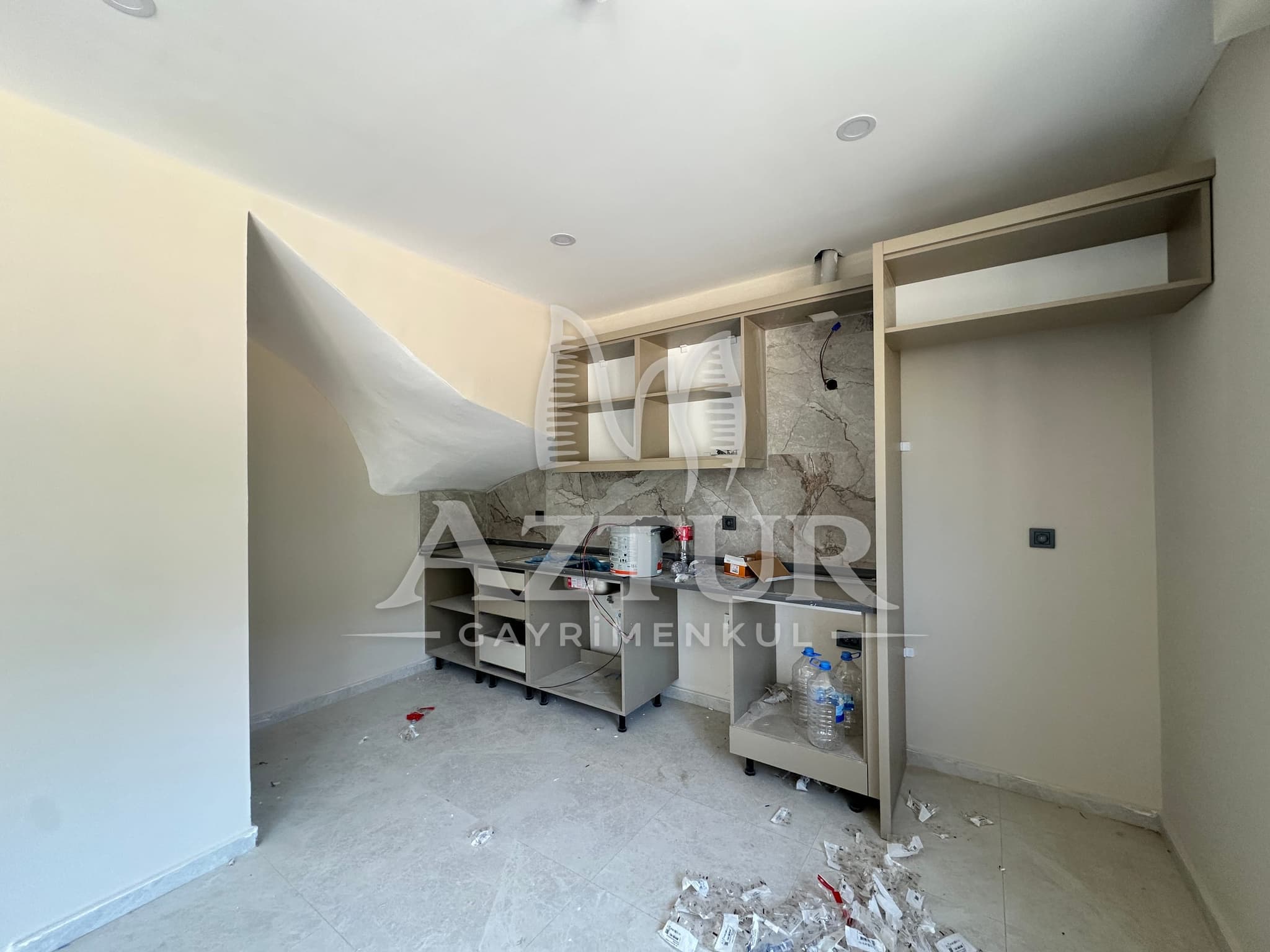 SARISU'DA HAVUZLU SİTE İÇERİSİNDE 1+1 SATILIK DAİRE