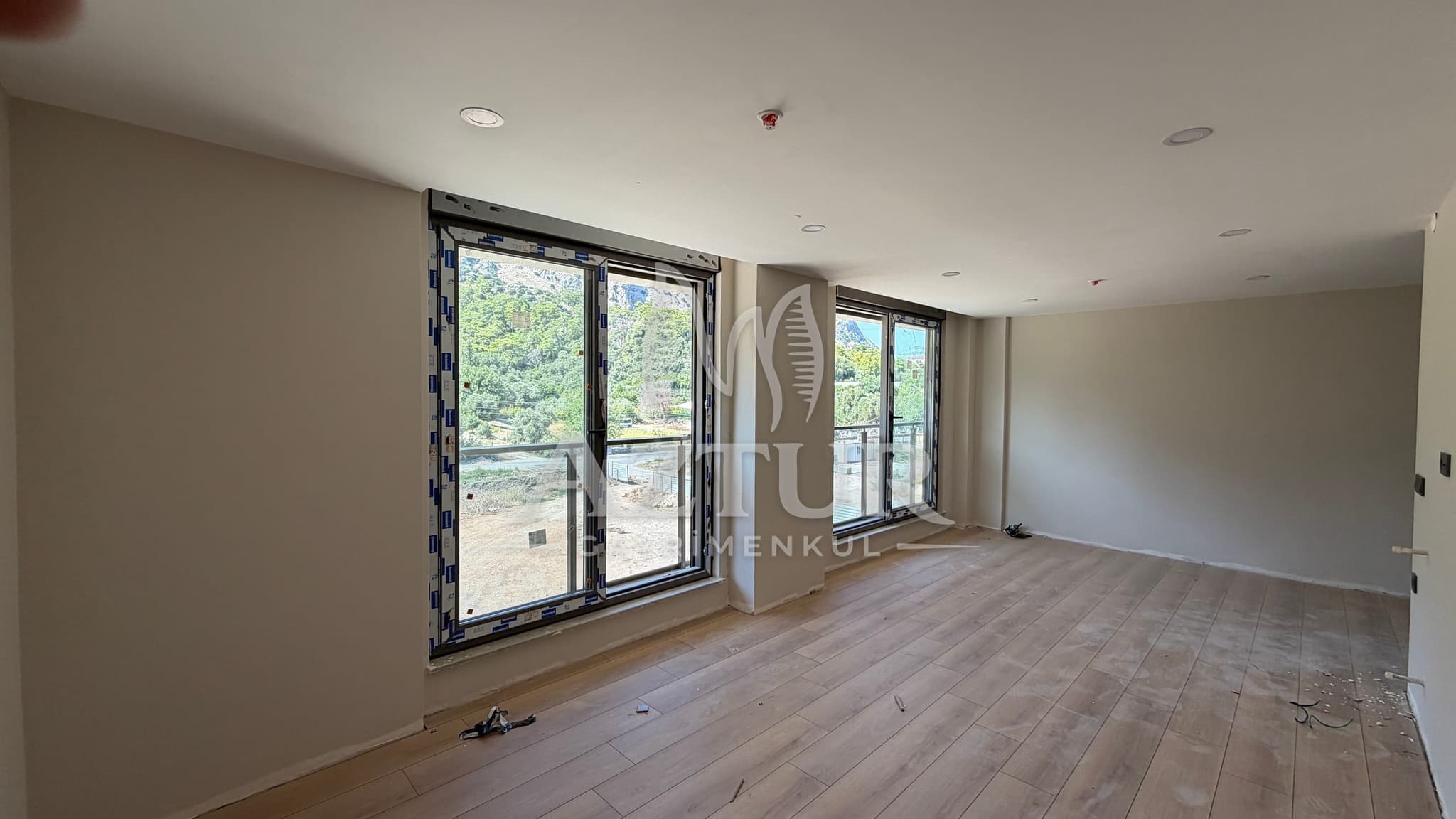 SARISU'DA HAVUZLU SİTE İÇERİSİNDE 1+1 SATILIK DAİRE