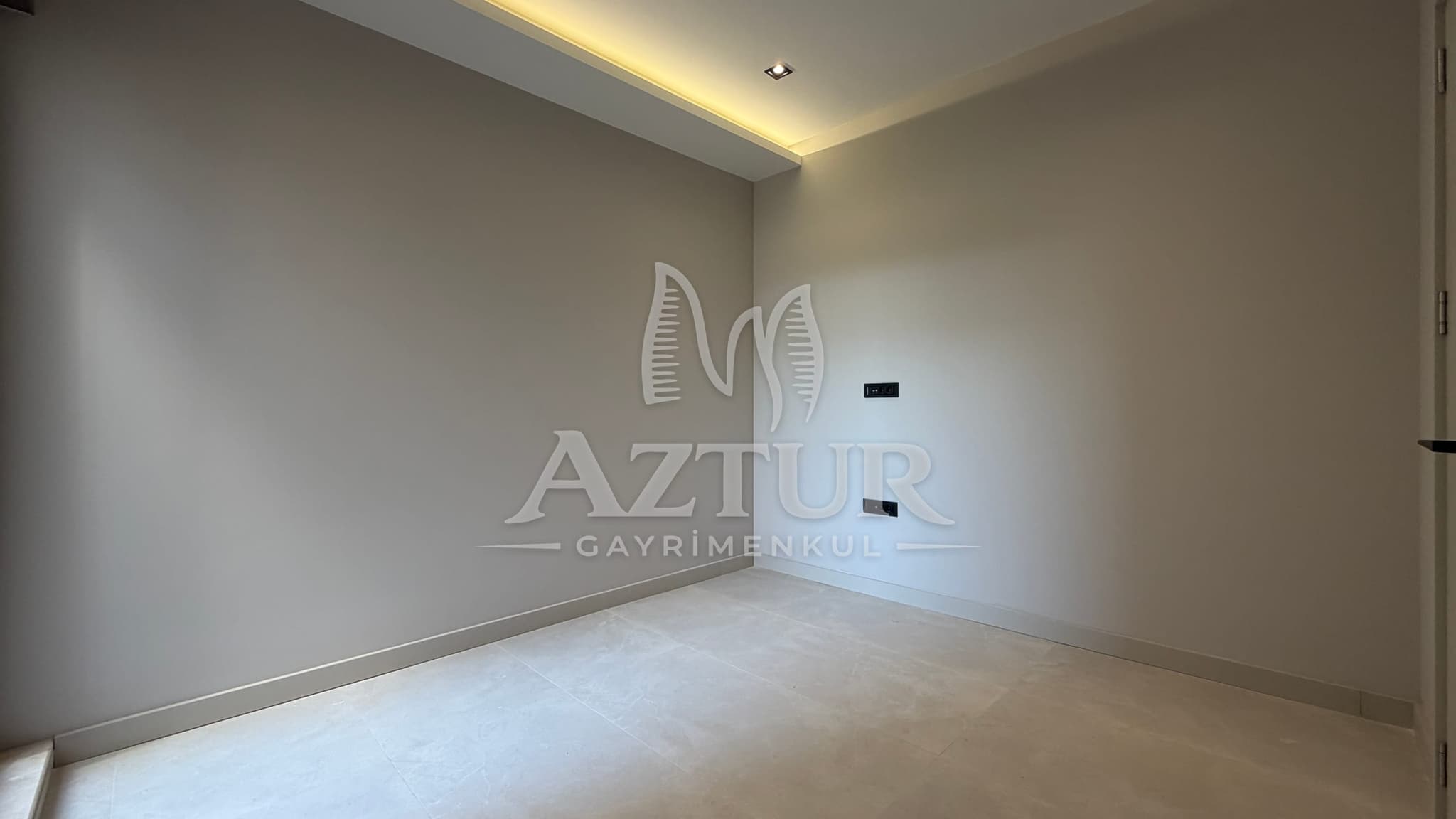 MOLLA YUSUF VİLLALAR BÖLGESİNDE ÖZEL BAHÇELİ 2+1 SATILIK DAİRE