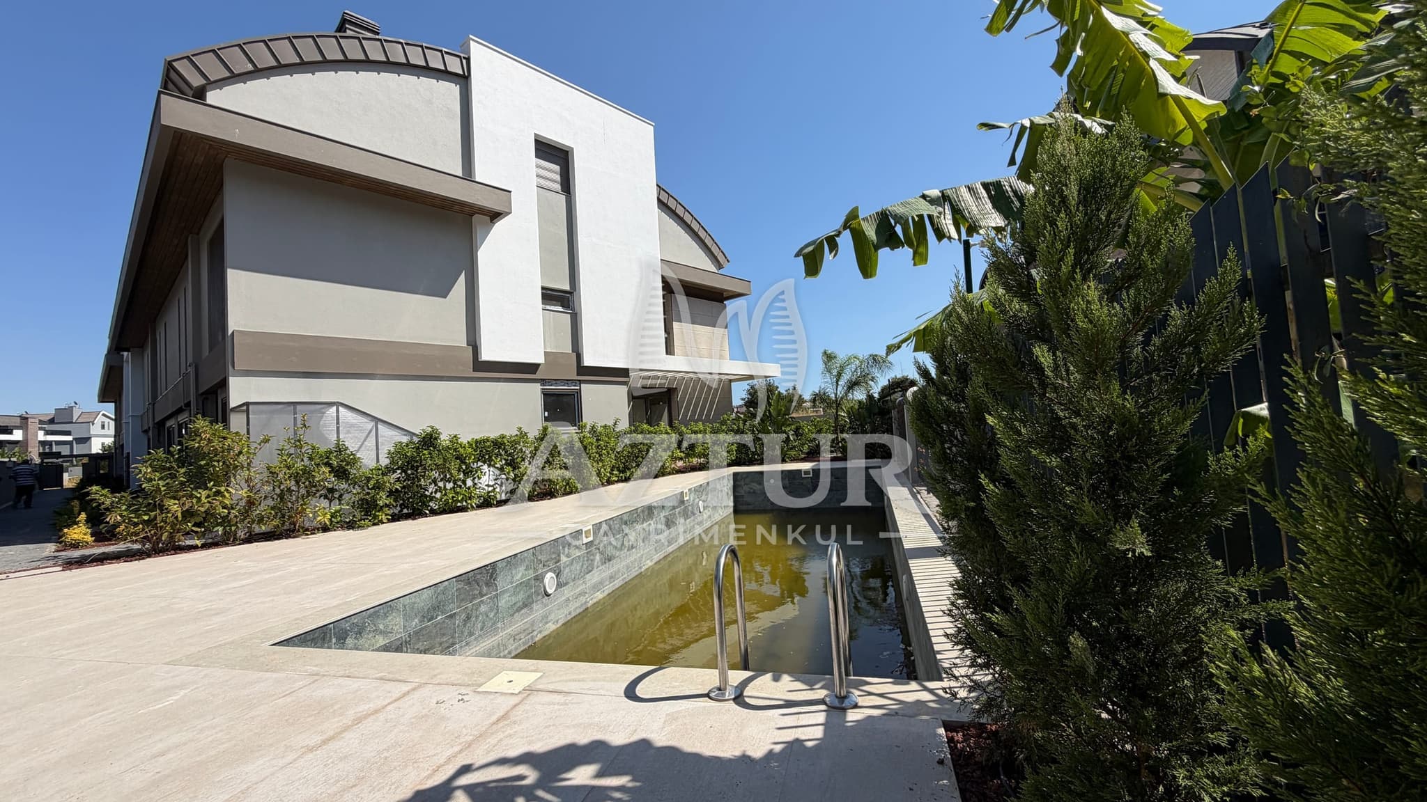 MOLLA YUSUF VİLLALAR BÖLGESİNDE ÖZEL BAHÇELİ 2+1 SATILIK DAİRE