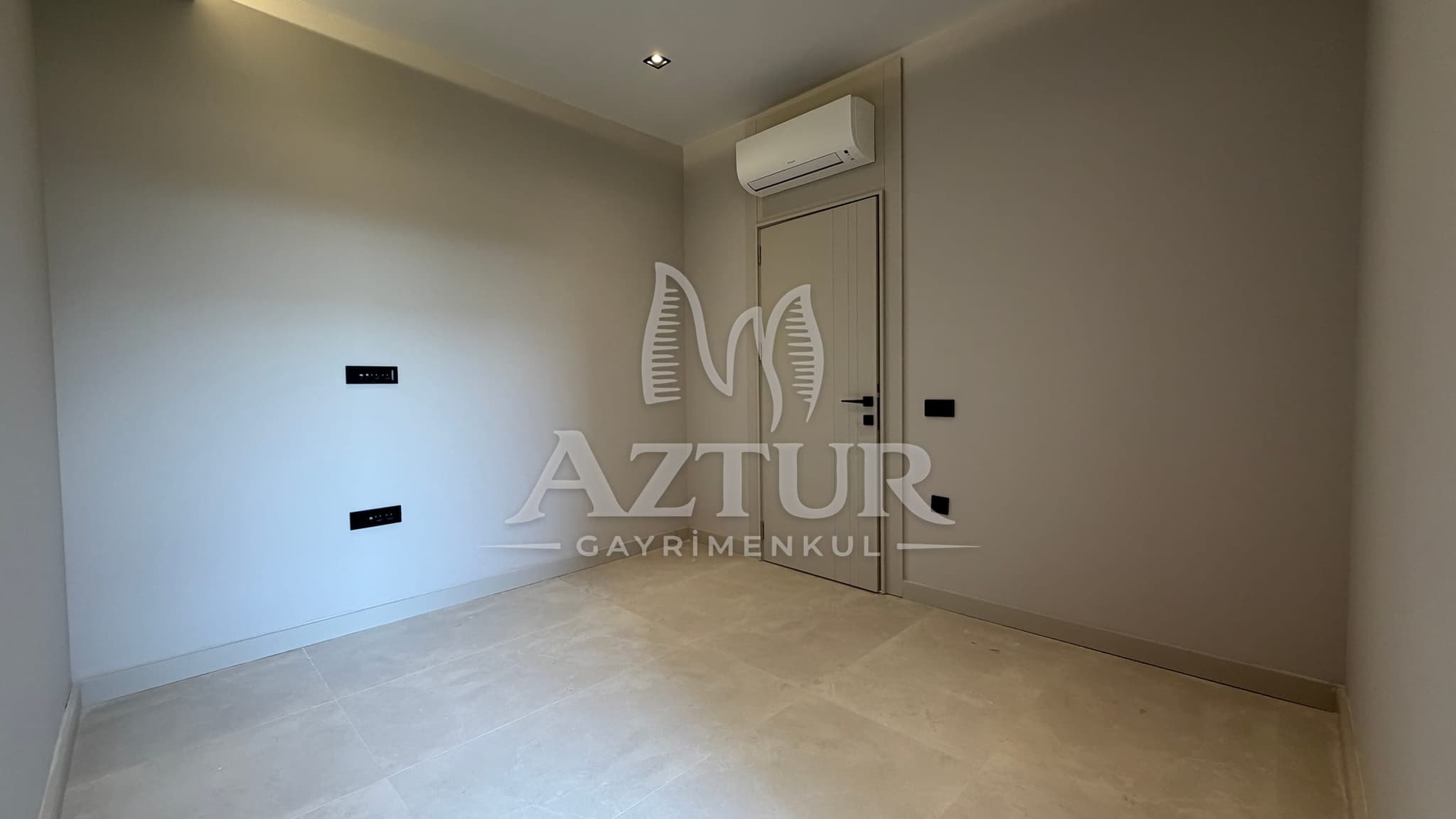 MOLLA YUSUF VİLLALAR BÖLGESİNDE ÖZEL BAHÇELİ 2+1 SATILIK DAİRE