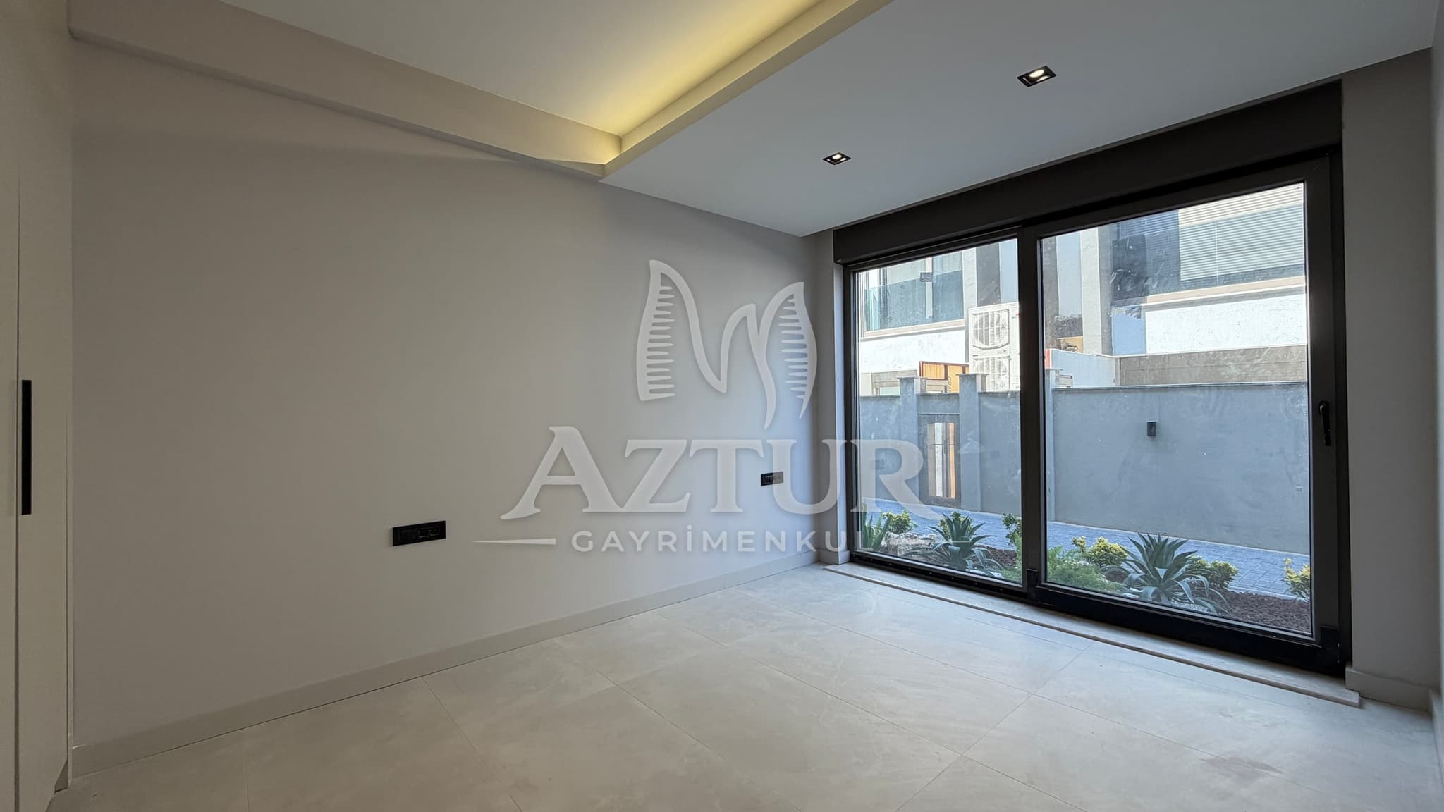 MOLLA YUSUF VİLLALAR BÖLGESİNDE ÖZEL BAHÇELİ 2+1 SATILIK DAİRE