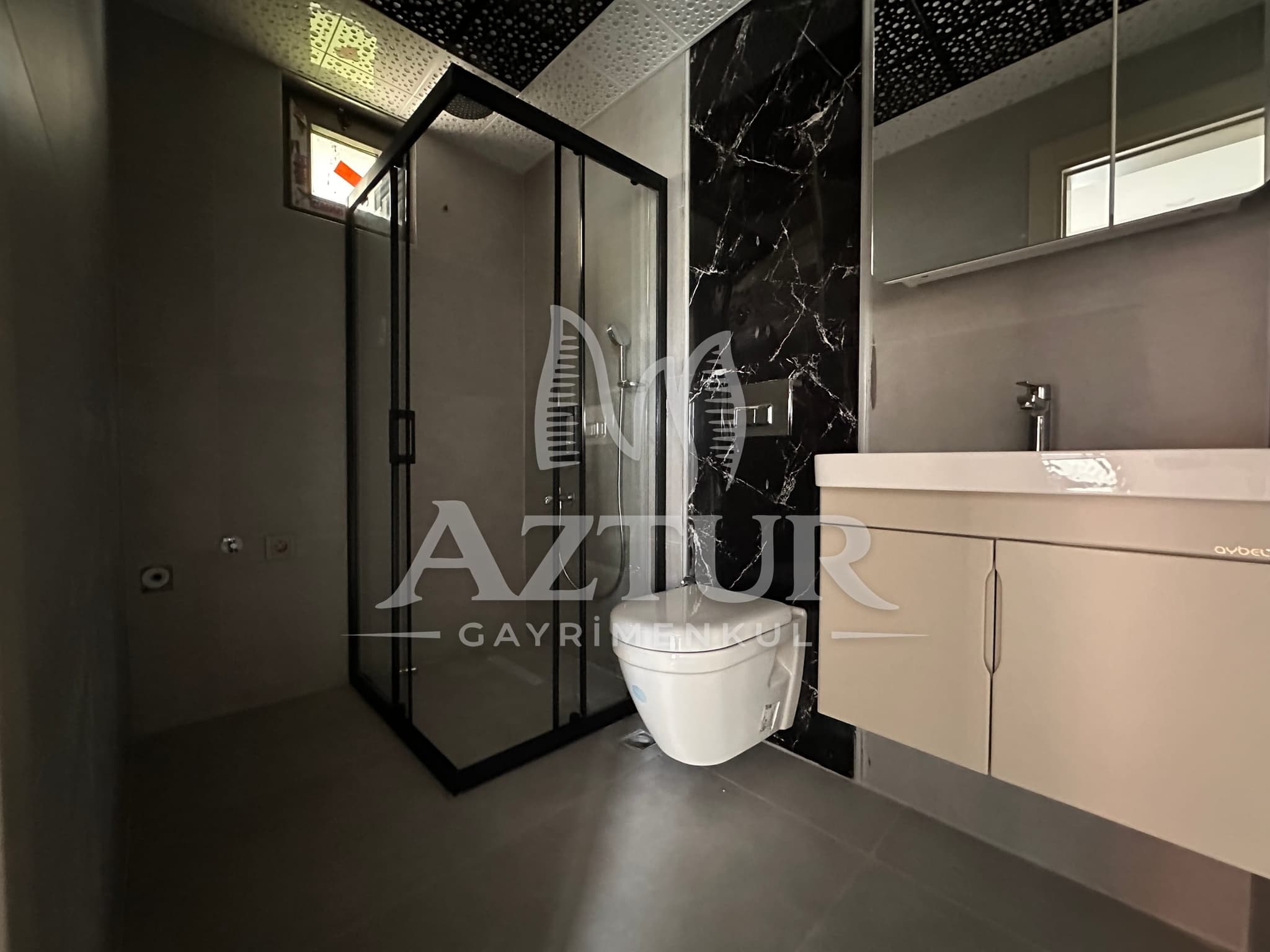 HURMA'DA TEK BLOKLU SİTE İÇERİSİNDE HAVUZLU 1+1 SATILIK DAİRE