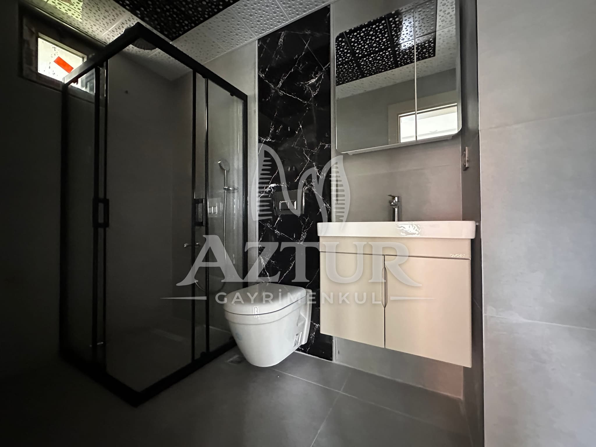 HURMA'DA TEK BLOKLU SİTE İÇERİSİNDE HAVUZLU 1+1 SATILIK DAİRE