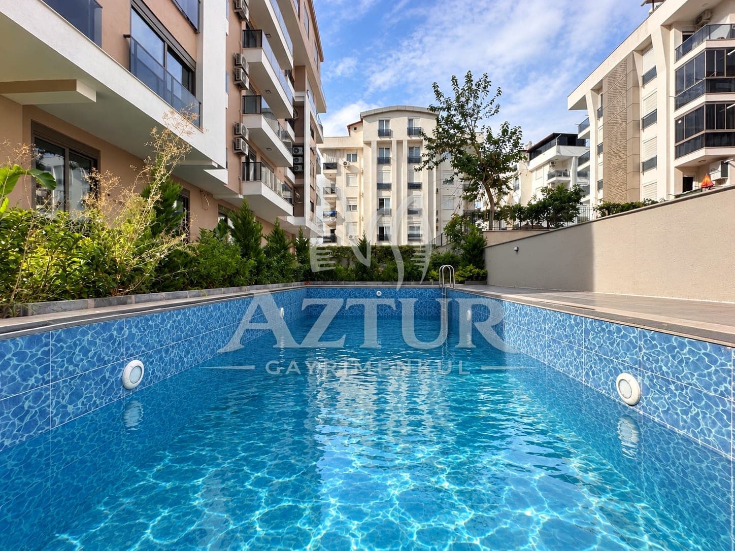 HURMA'DA TEK BLOKLU SİTE İÇERİSİNDE HAVUZLU 1+1 SATILIK DAİRE