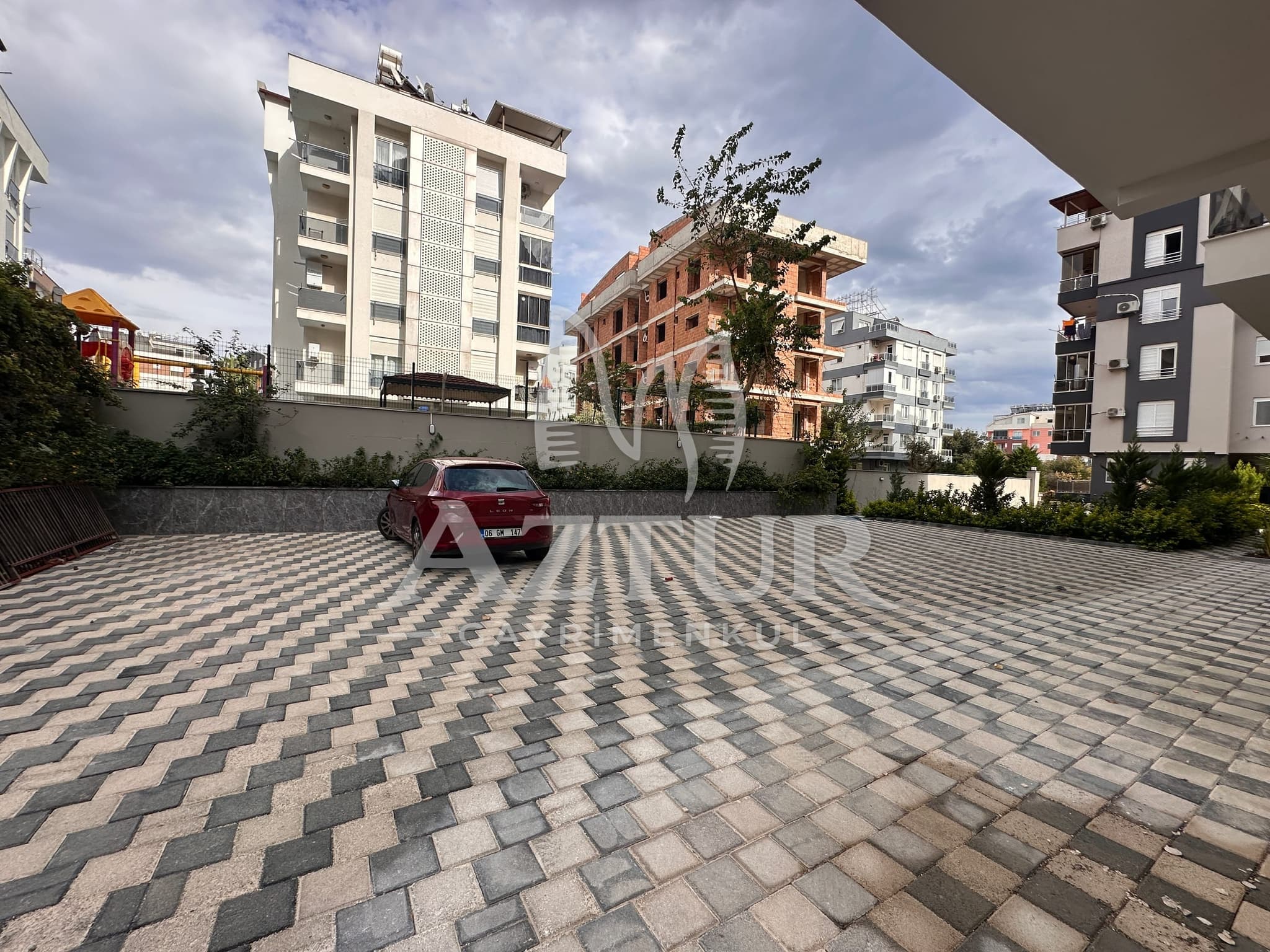 HURMA'DA TEK BLOKLU SİTE İÇERİSİNDE HAVUZLU DUBLEKS 3+1 SATILIK DAİRE