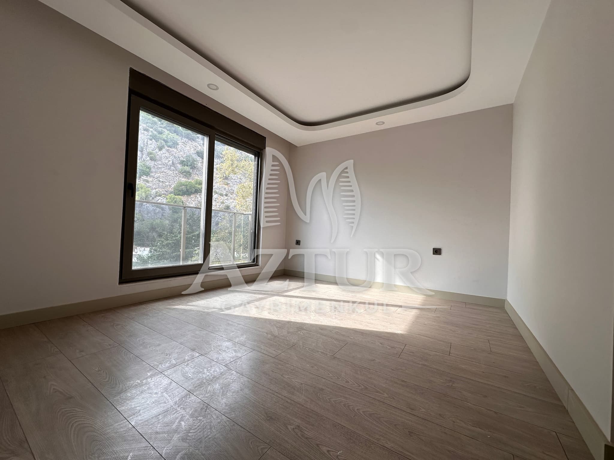 HURMA'DA TEK BLOKLU SİTE İÇERİSİNDE HAVUZLU DUBLEKS 3+1 SATILIK DAİRE