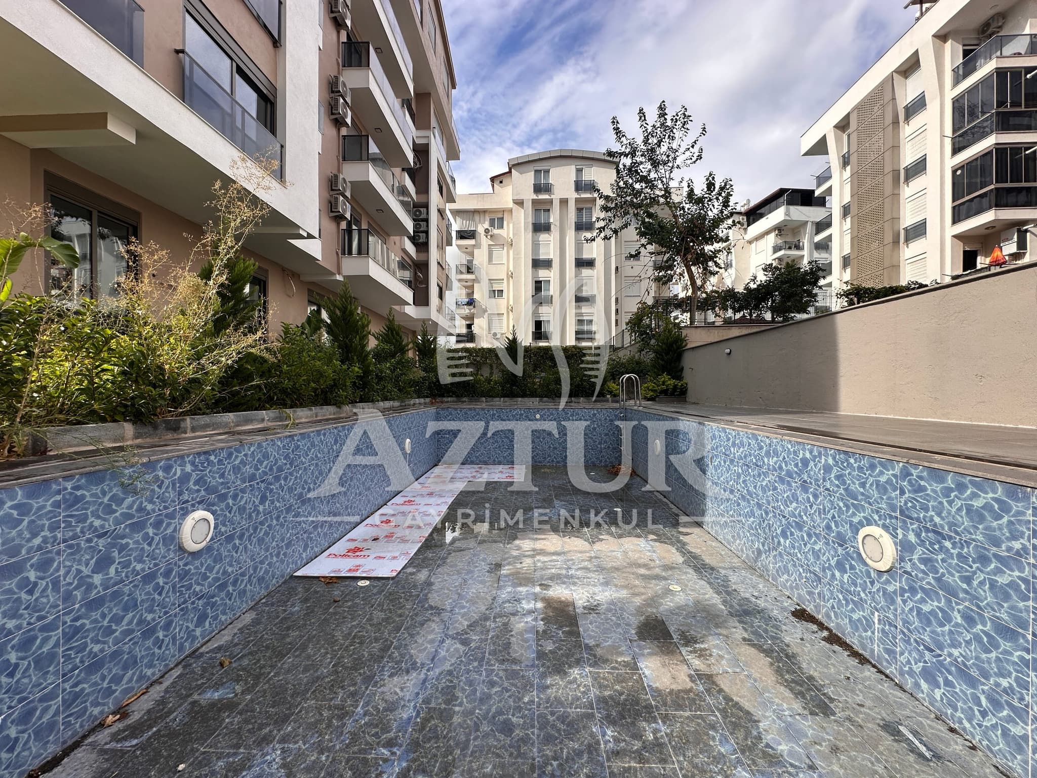 HURMA'DA TEK BLOKLU SİTE İÇERİSİNDE HAVUZLU DUBLEKS 3+1 SATILIK DAİRE