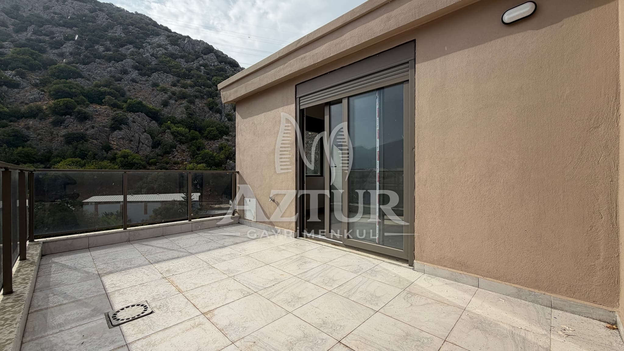 HURMA'DA TEK BLOKLU SİTE İÇERİSİNDE HAVUZLU DUBLEKS 3+1 SATILIK DAİRE