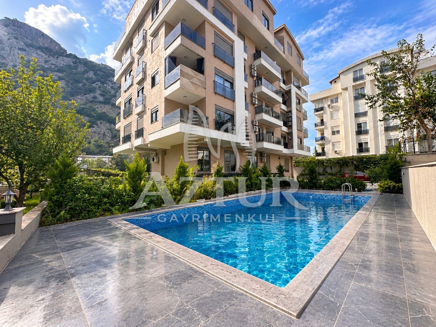 HURMA'DA TEK BLOKLU SİTE İÇERİSİNDE HAVUZLU DUBLEKS 3+1 SATILIK DAİRE