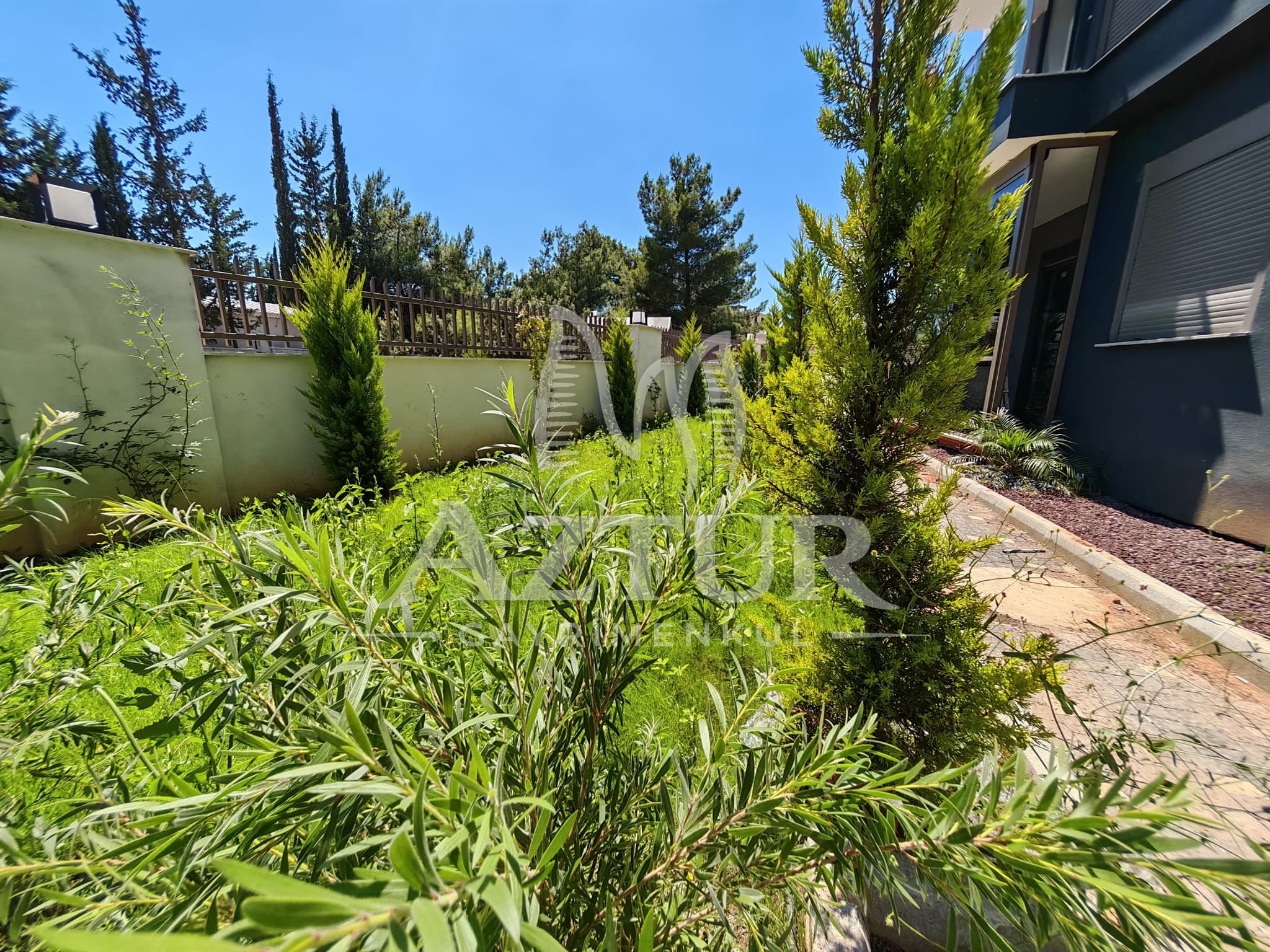 AKTOPRAK'TA HAVUZLU SİTE İÇERİSİNDE SIFIR 2+1 SATILIK DAİRE