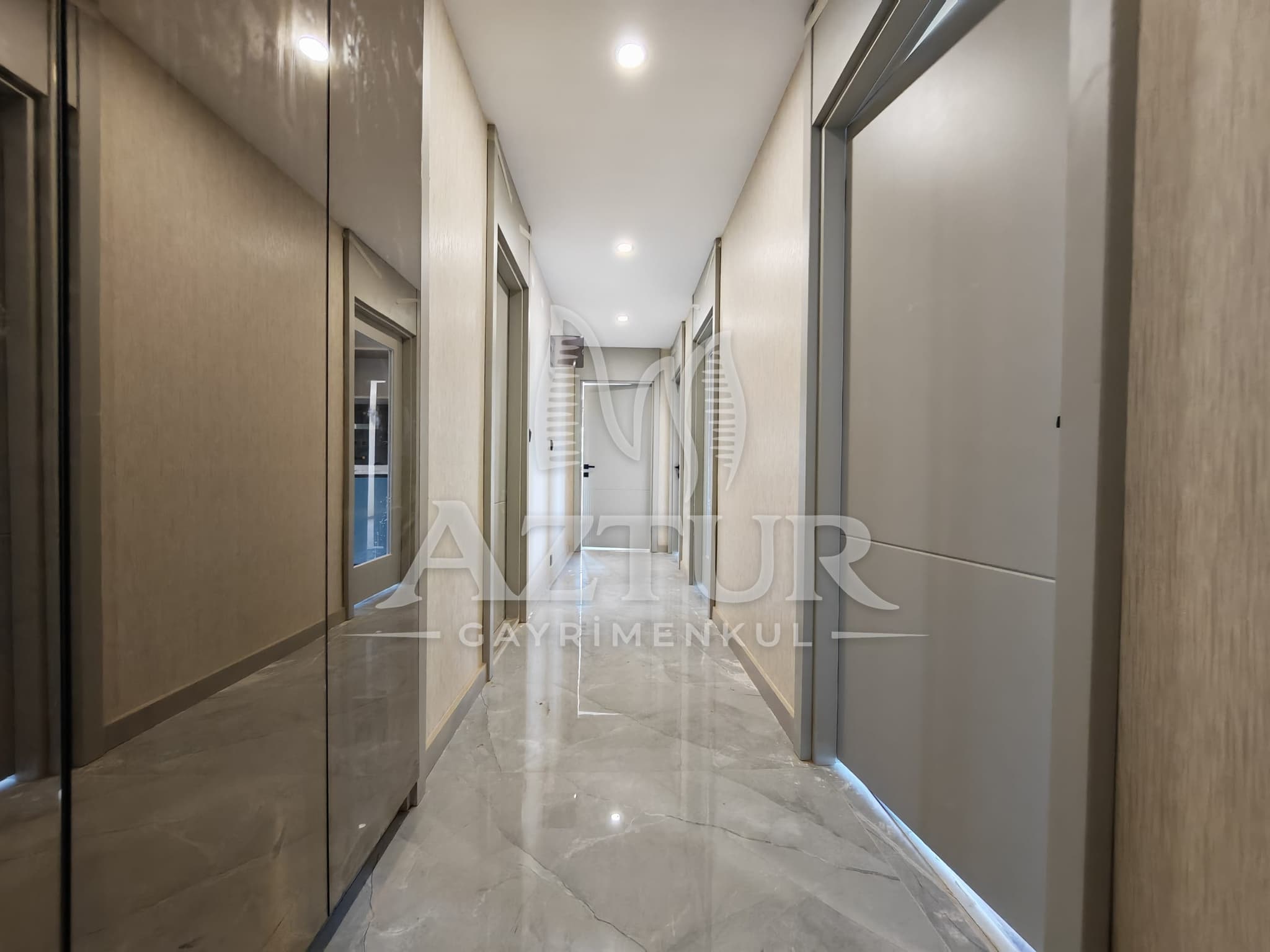 AKTOPRAK'TA HAVUZLU SİTE İÇERİSİNDE SIFIR 2+1 SATILIK DAİRE