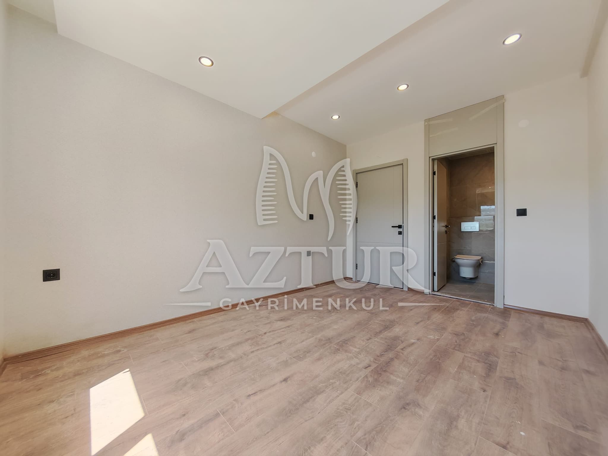 AKTOPRAK'TA HAVUZLU SİTE İÇERİSİNDE SIFIR 2+1 SATILIK DAİRE