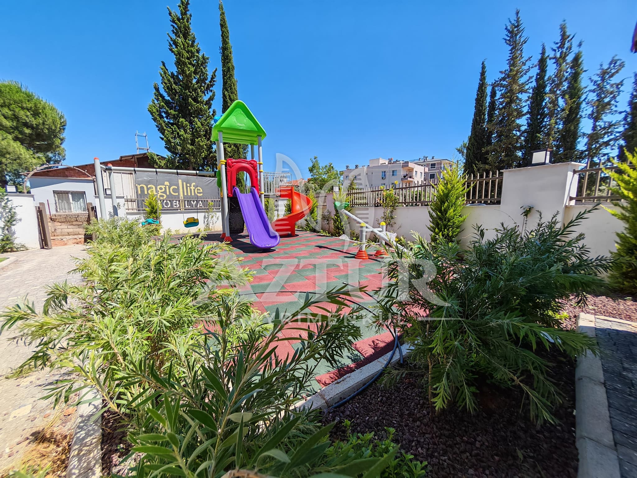 AKTOPRAK'TA HAVUZLU SİTE İÇERİSİNDE SIFIR 2+1 SATILIK DAİRE