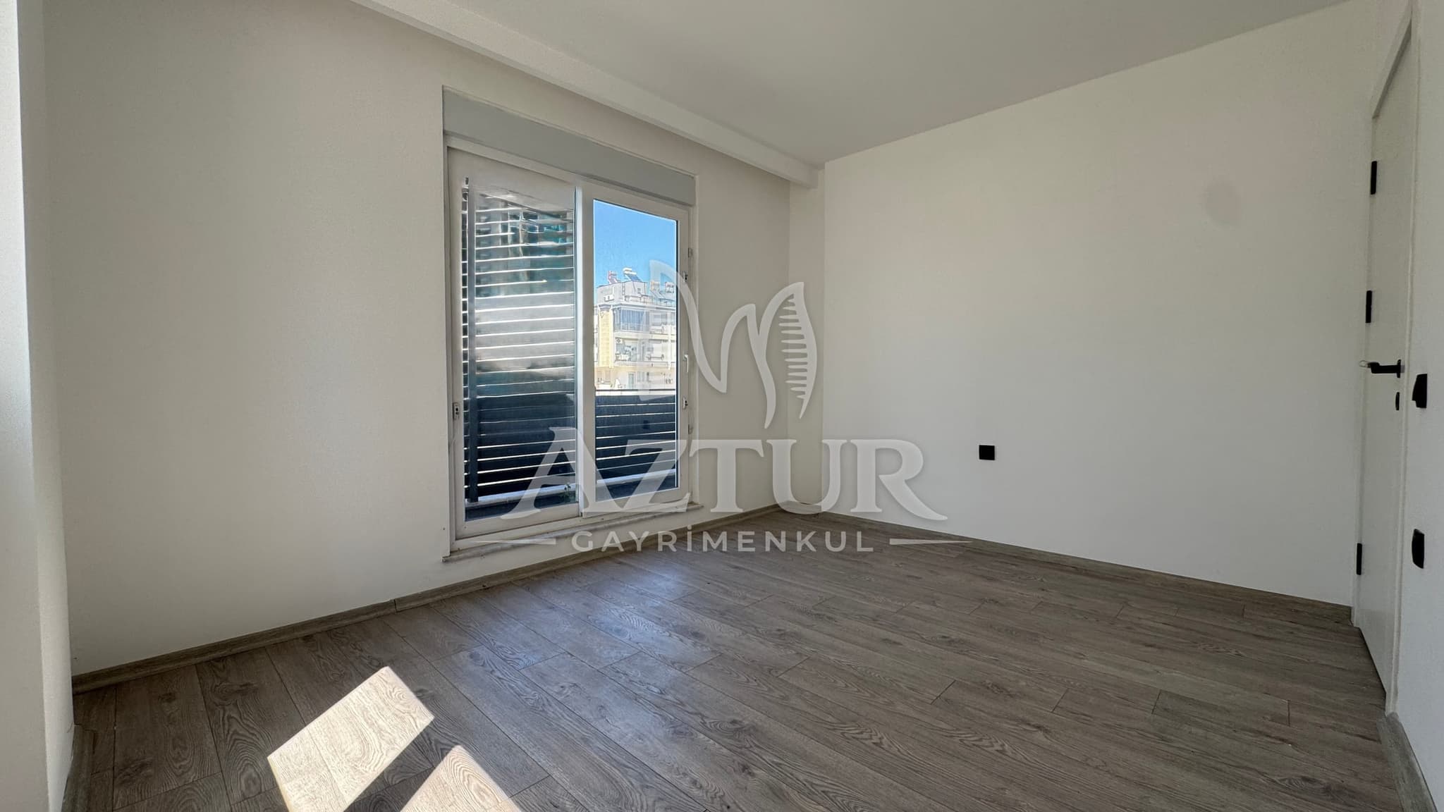 AYANOĞLU MH HAVUZLU SİTE İÇERİSİNDE BAHÇE KAT 1+1 SATILIK DAİRE