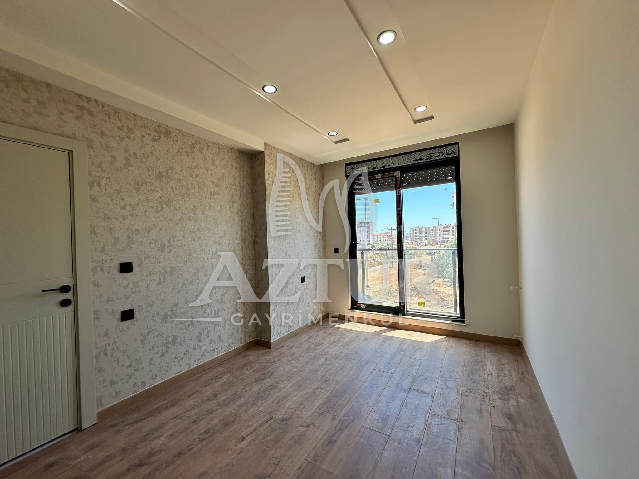 DEMİREL'DE HAVUZ-AÇIK OTOPARK SİTE İÇERİSİNDE 2+1 Y.GİRİŞ SATILIK DAİRE