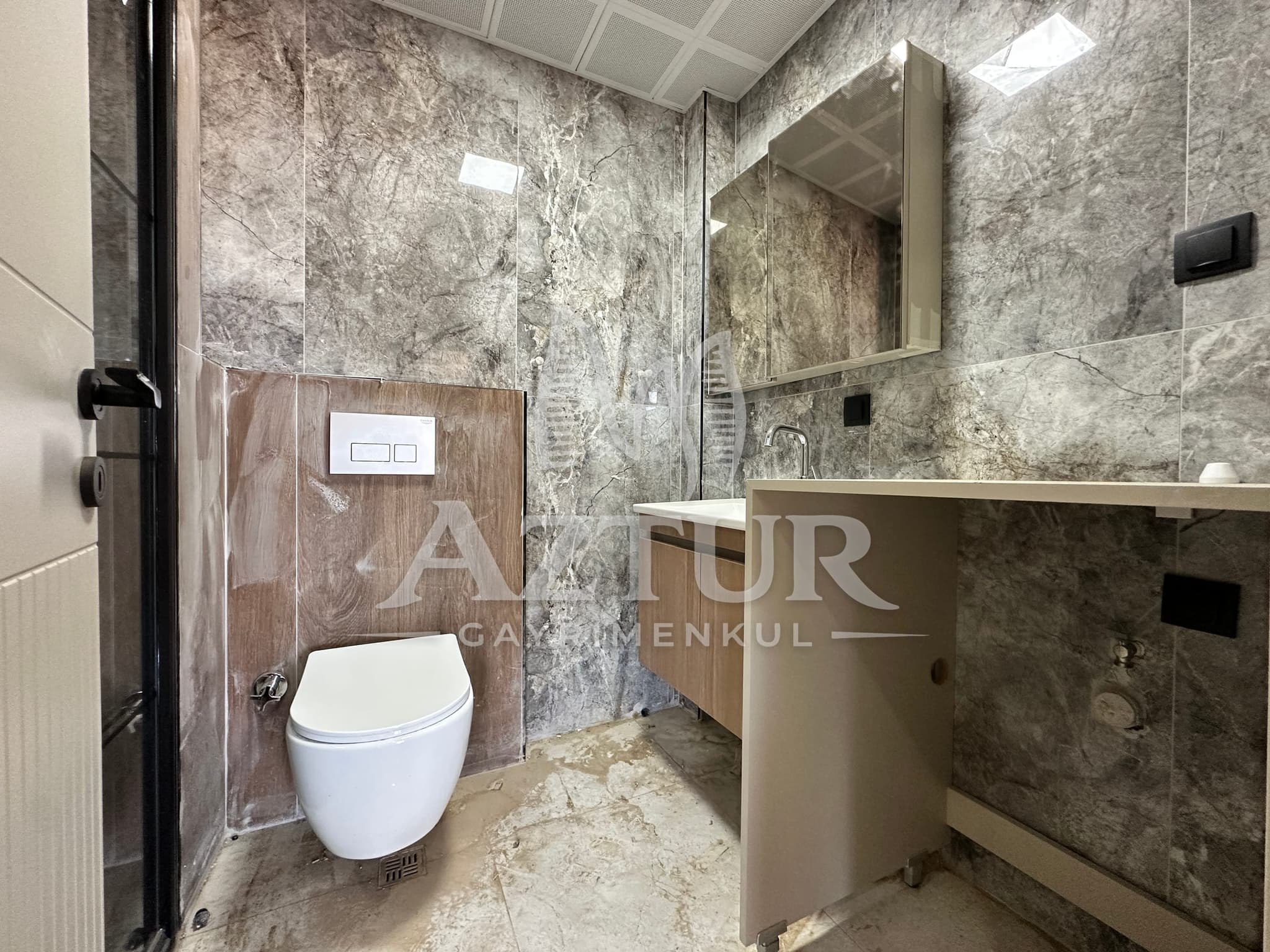 DEMİREL'DE HAVUZ-AÇIK OTOPARK SİTE İÇERİSİNDE 2+1 Y.GİRİŞ SATILIK DAİRE