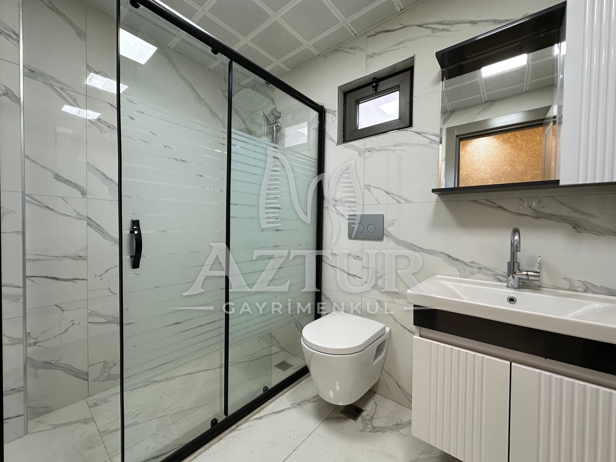 KIRÇİÇEĞİ CADDESİNDE AYRI MUTFAK SIFIR 2+1 SATILIK DAİRE