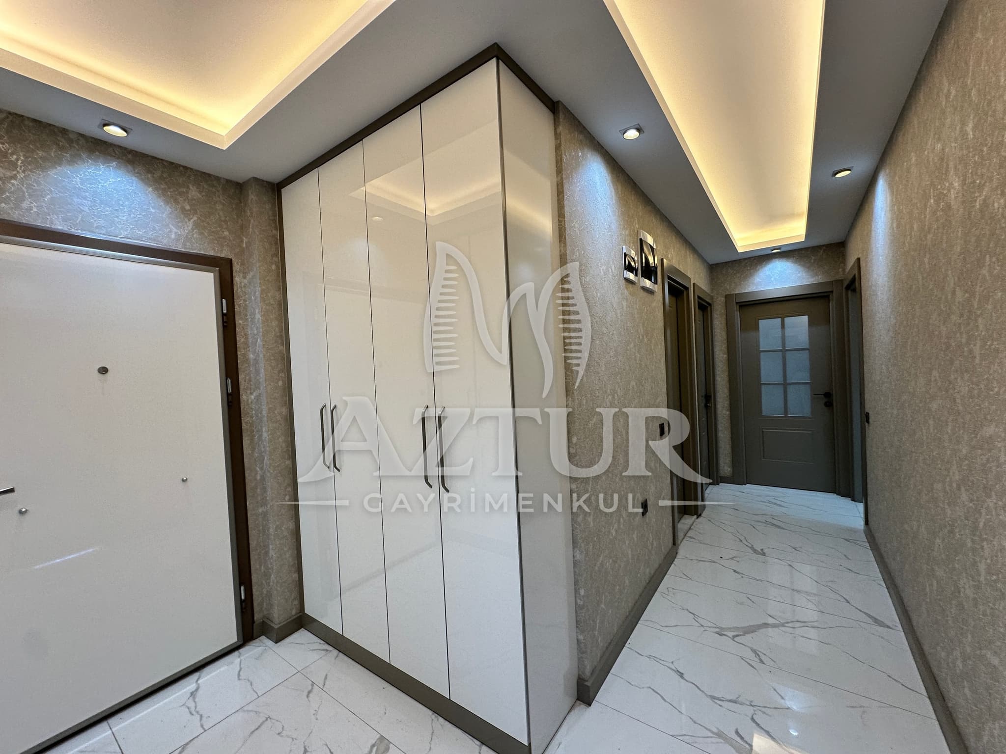 KIRÇİÇEĞİ CADDESİNDE AYRI MUTFAK SIFIR 2+1 SATILIK DAİRE