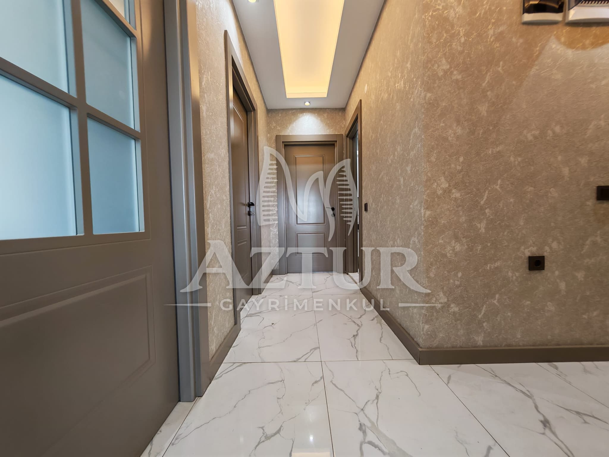 KIRÇİÇEĞİ CADDESİNDE AYRI MUTFAK SIFIR 3+1 SATILIK DAİRE