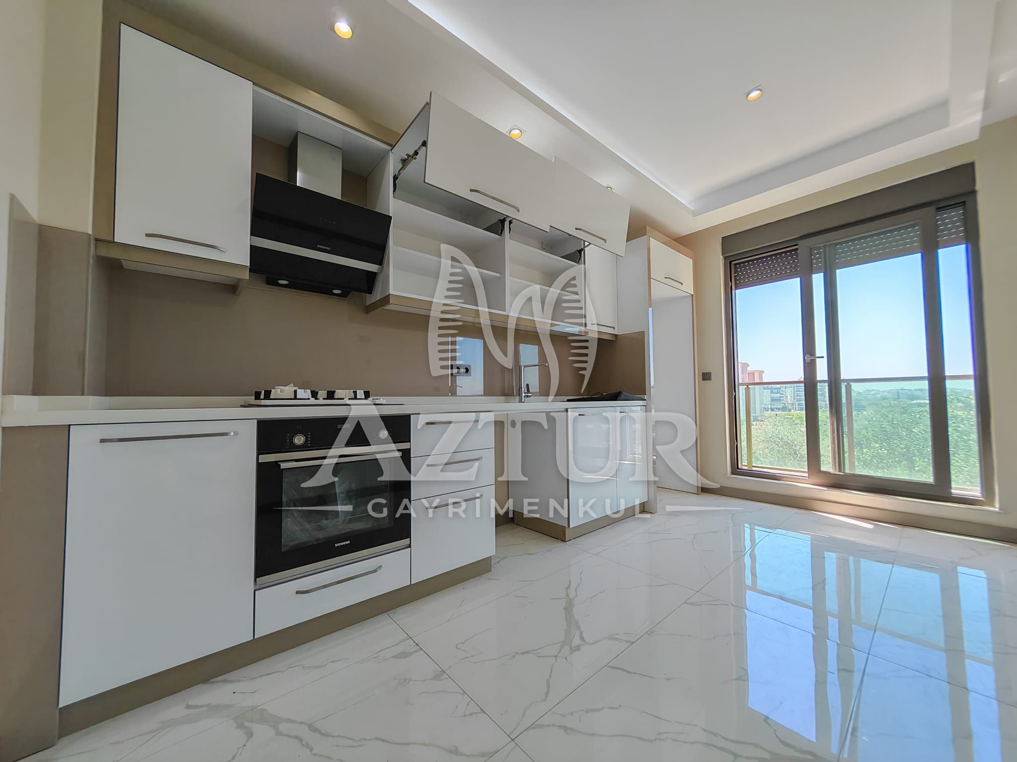 KIRÇİÇEĞİ CADDESİNDE AYRI MUTFAK SIFIR 3+1 SATILIK DAİRE