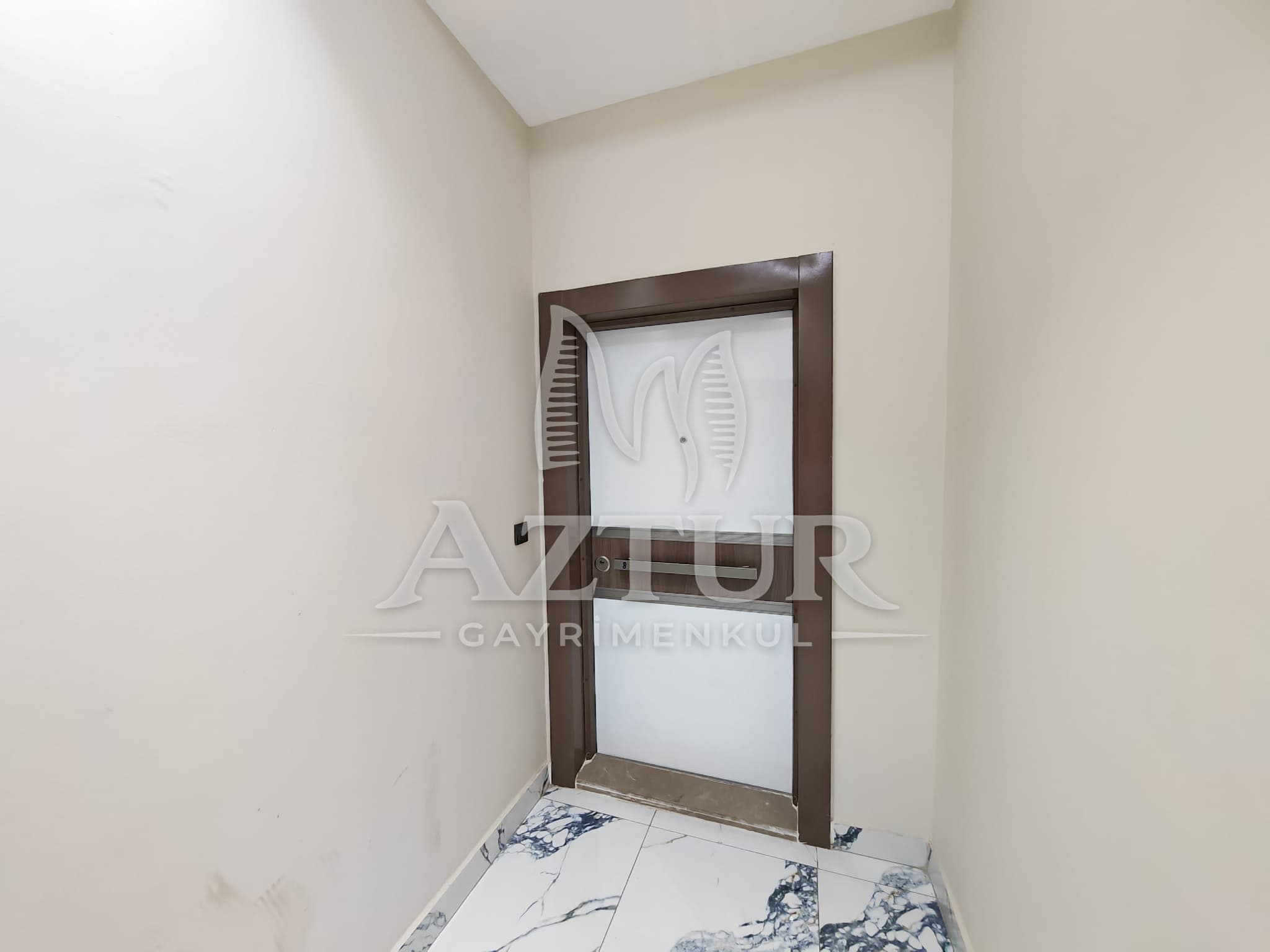 KIRÇİÇEĞİ CADDESİNDE AYRI MUTFAK SIFIR 3+1 SATILIK DAİRE