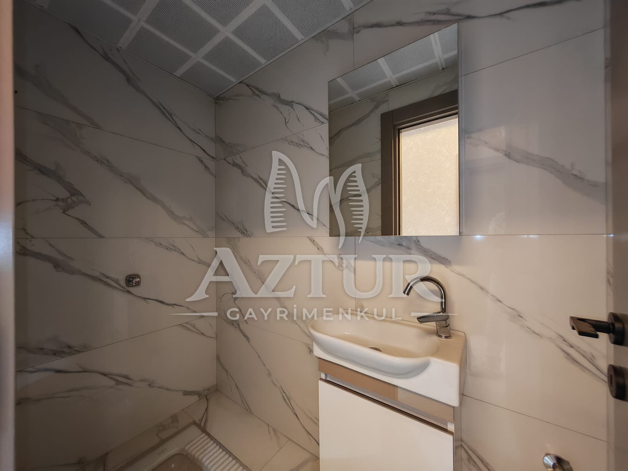 KIRÇİÇEĞİ CADDESİNDE AYRI MUTFAK SIFIR 3+1 SATILIK DAİRE