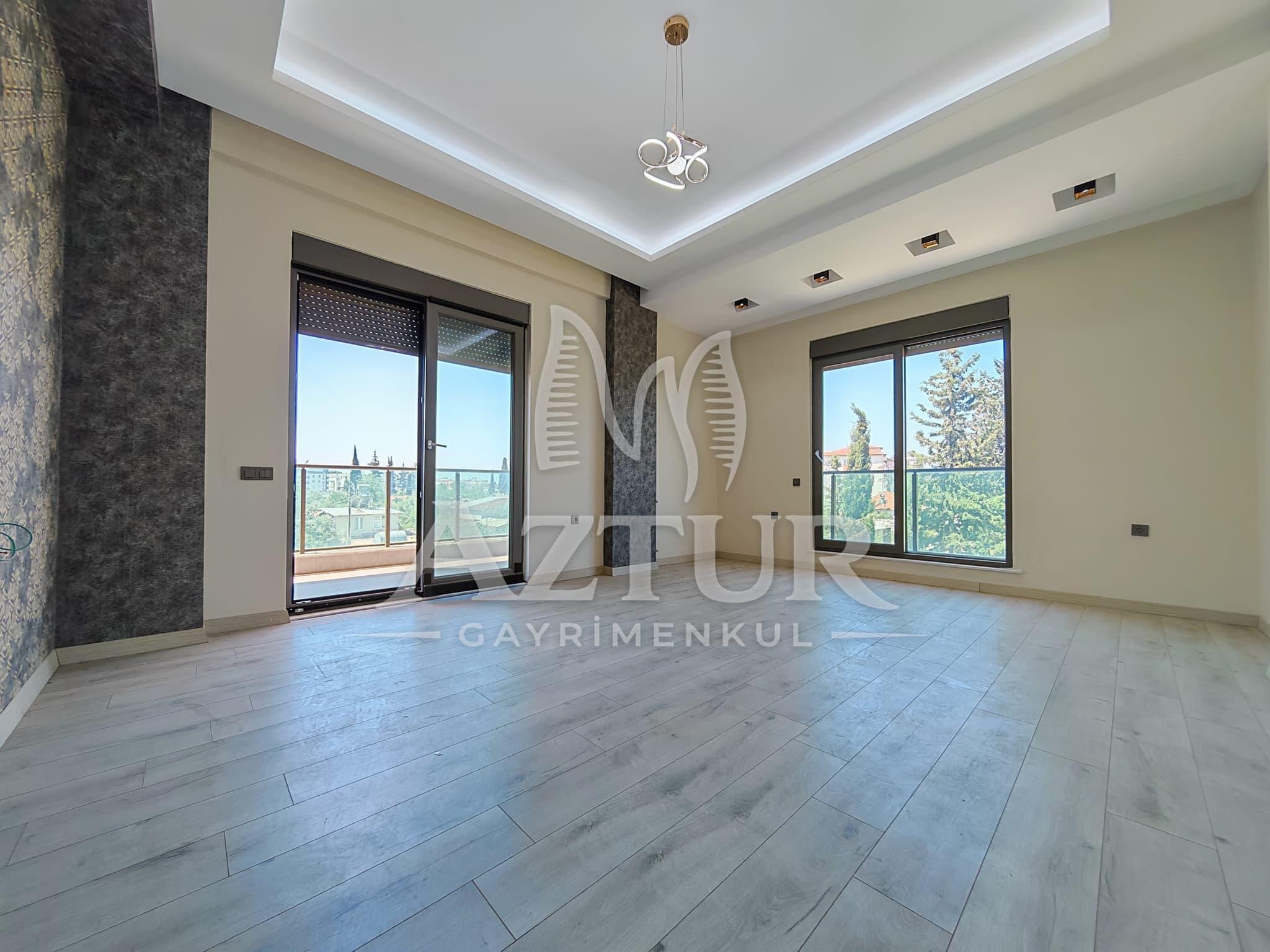 KIRÇİÇEĞİ CADDESİNDE AYRI MUTFAK SIFIR 3+1 SATILIK DAİRE