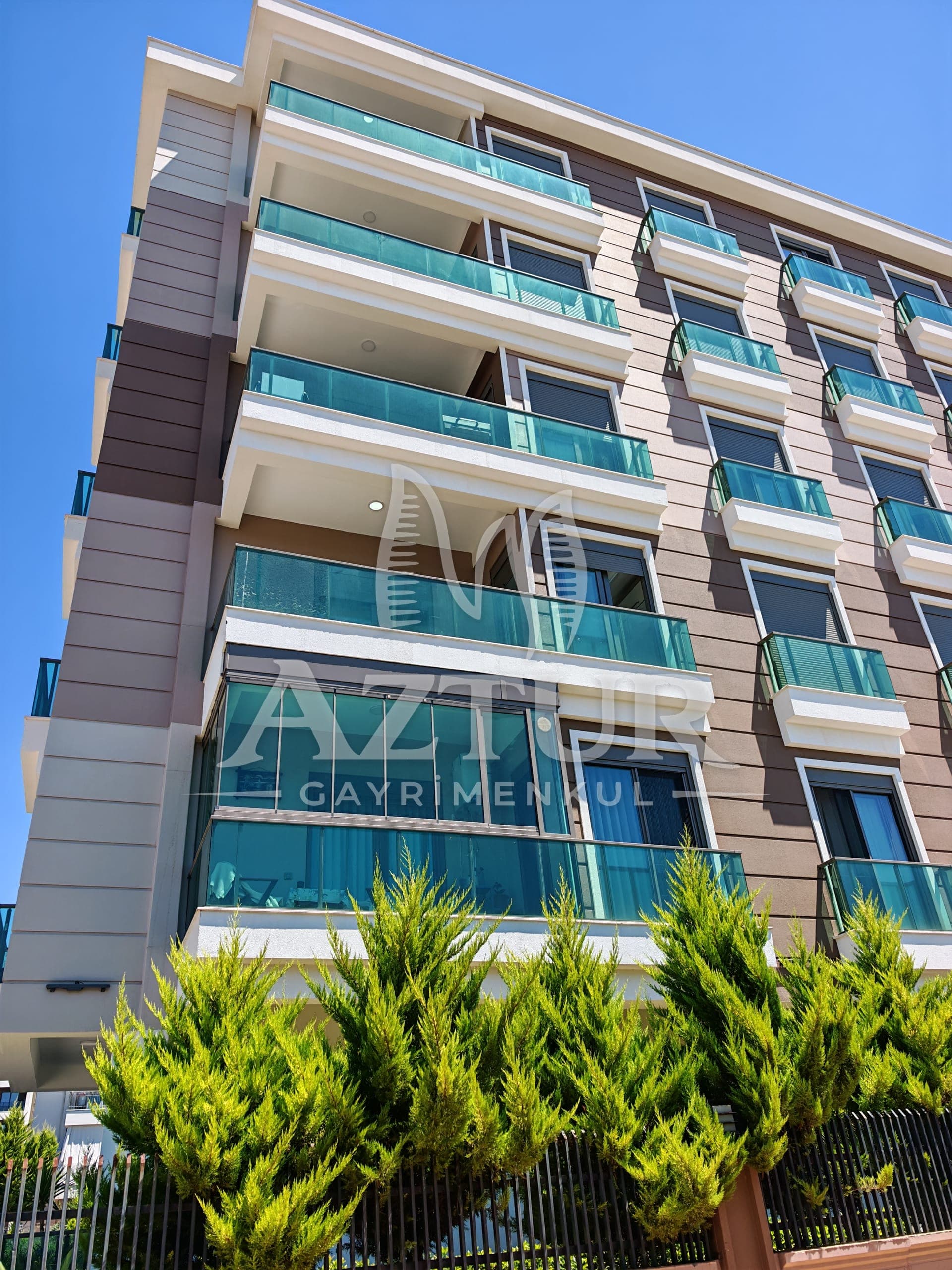 KIRÇİÇEĞİ CADDESİNDE AYRI MUTFAK SIFIR 3+1 SATILIK DAİRE