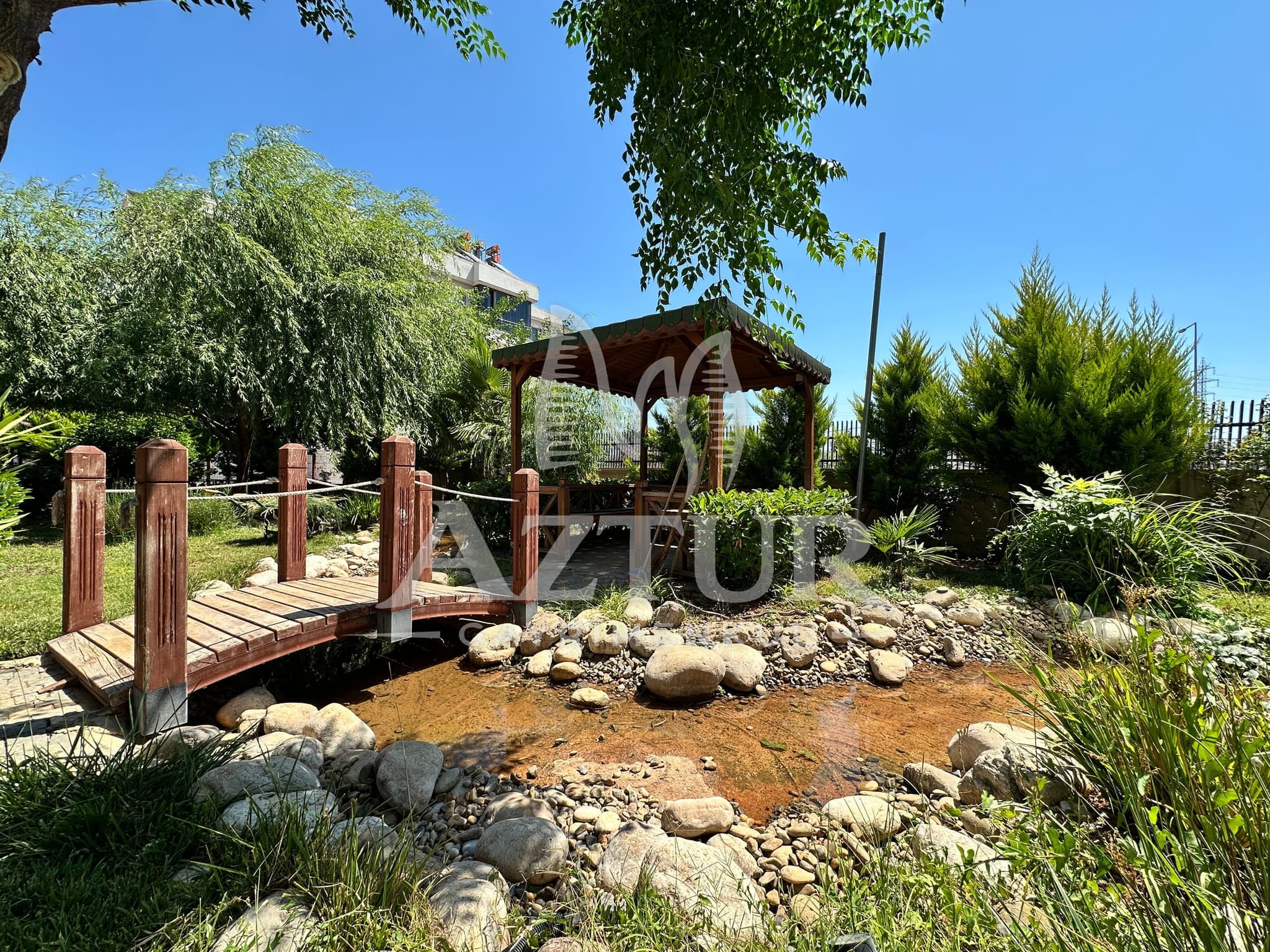KIRÇİÇEĞİ CADDESİNDE AYRI MUTFAK SIFIR 3+1 SATILIK DAİRE