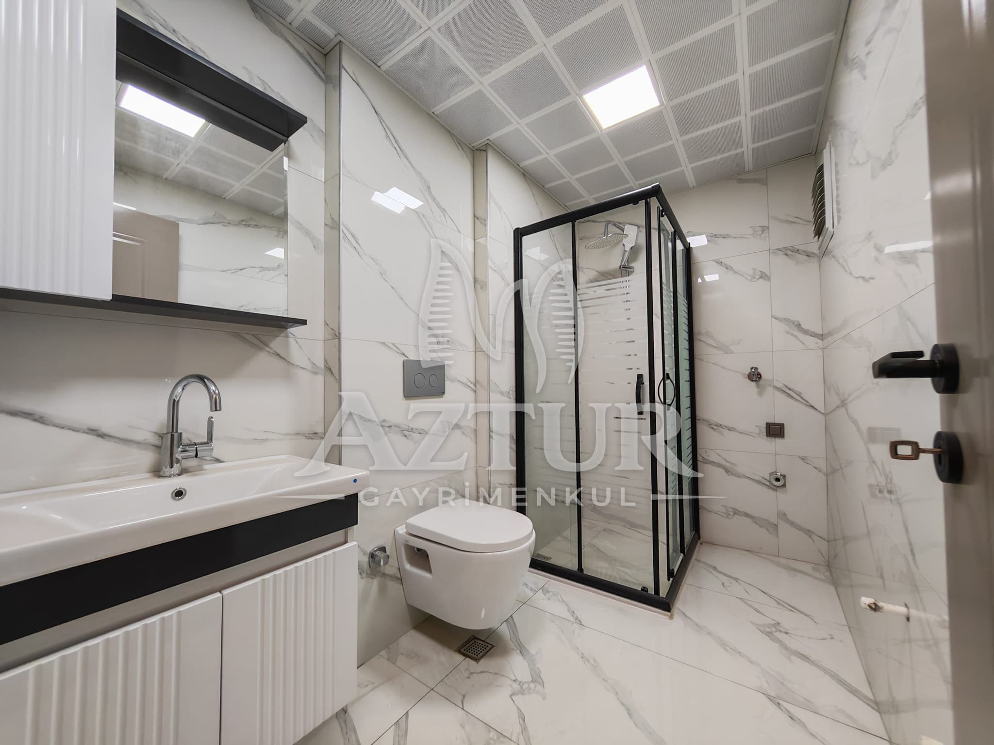 KIRÇİÇEĞİ CADDESİNDE AYRI MUTFAK SIFIR 3+1 SATILIK DAİRE