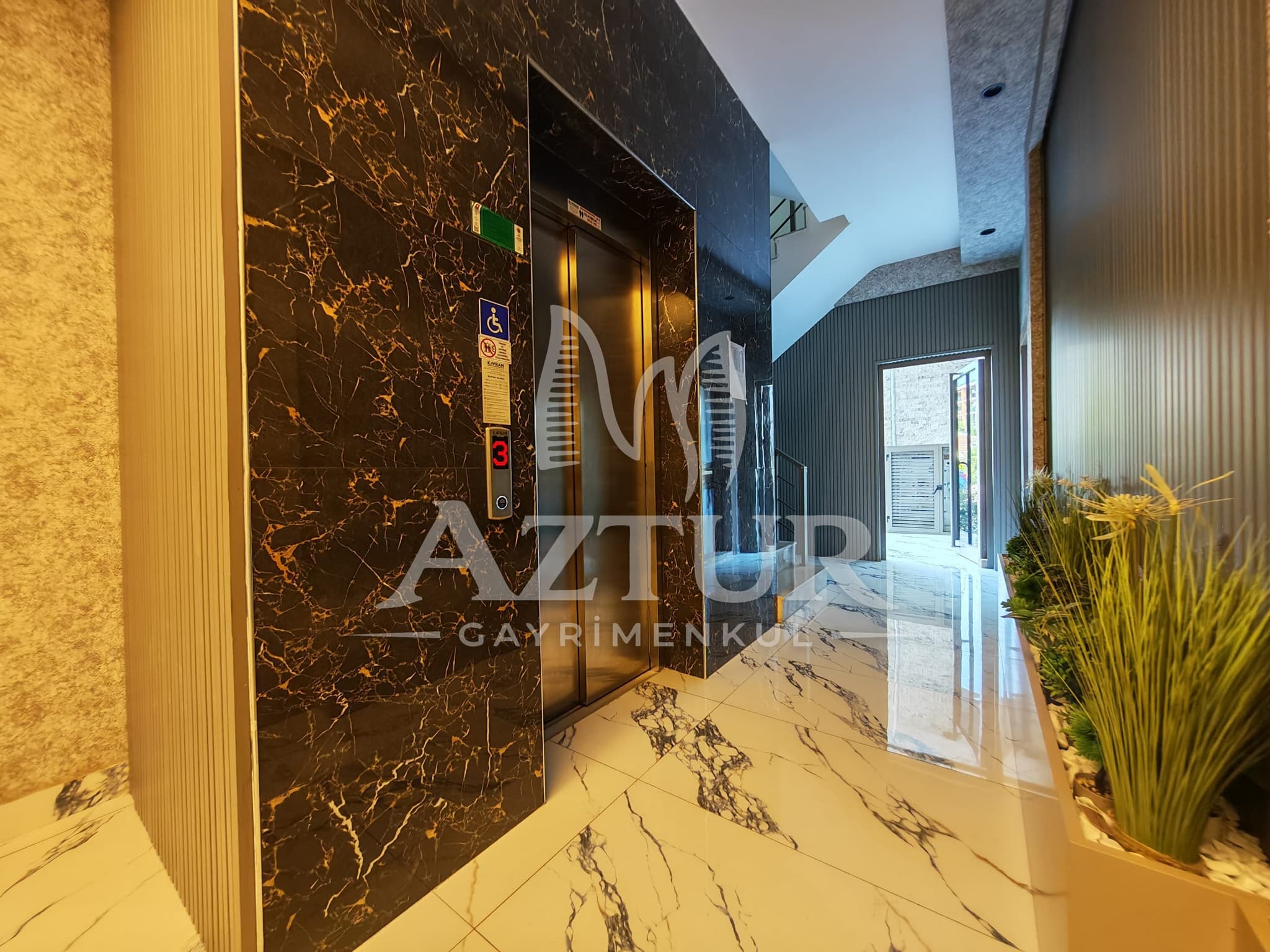 KIRÇİÇEĞİ CADDESİNDE AYRI MUTFAK YÜKSEK GİRİŞ SIFIR 2+1 SATILIK DAİRE