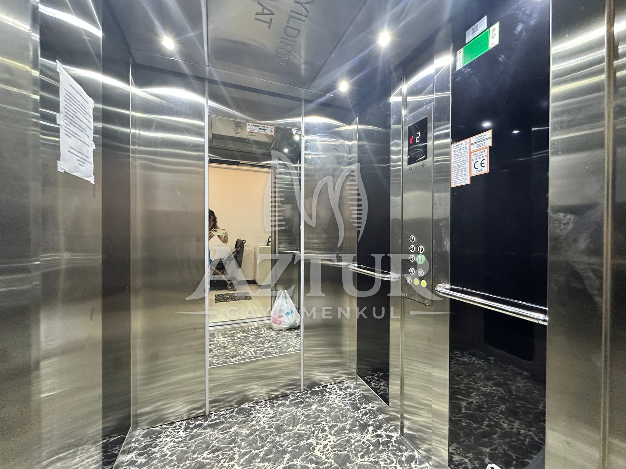 TRAMVAYA YÜRÜME MESAFESİNDE ARAKAT SIFIR 2+1 SATILIK DAİRE