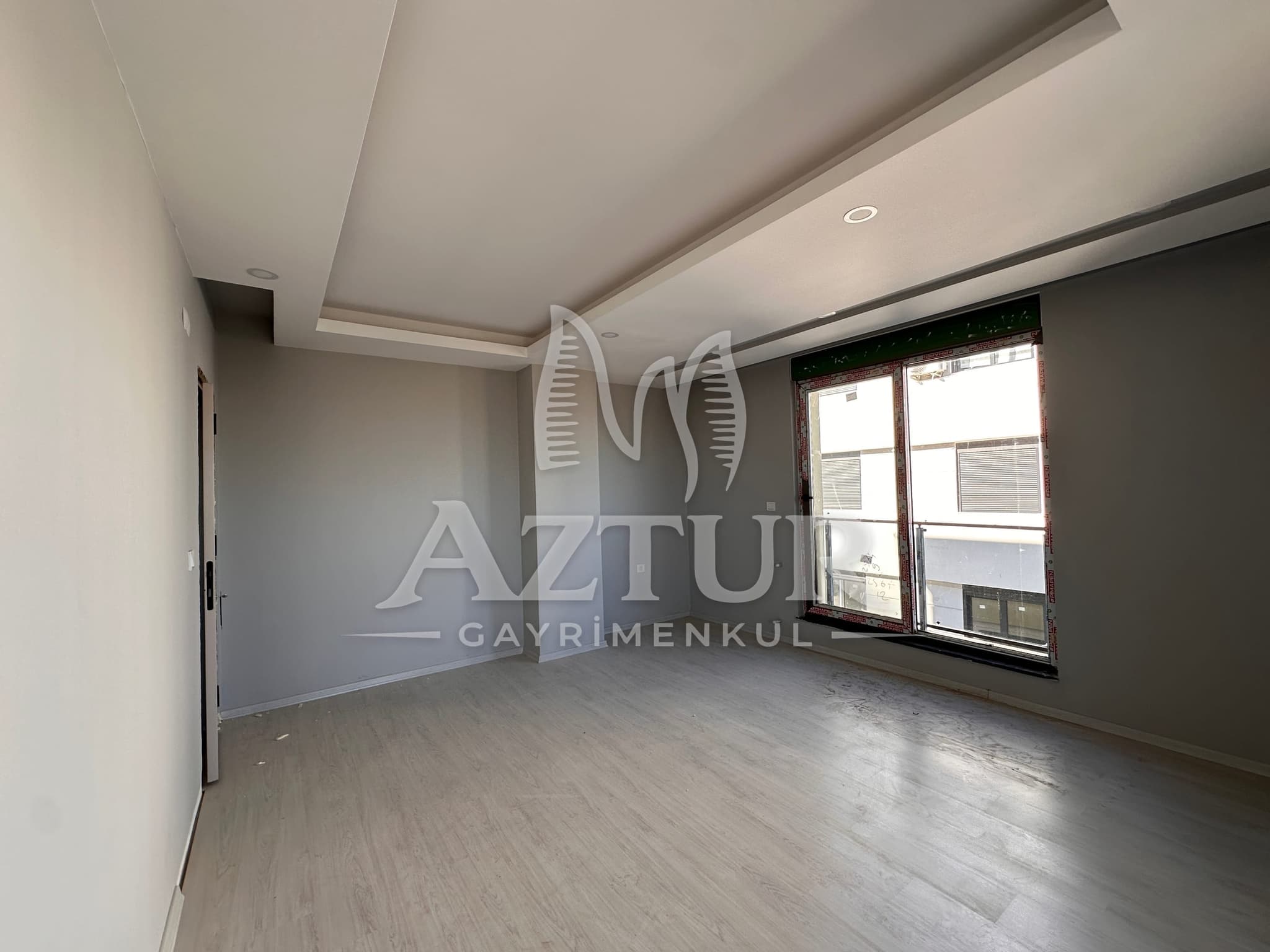 FEVZİ ÇAKMAK'TA CADDE ÜZERİ ARAKAT AYRI MUTFAK 2+1 SATILIK DAİRE