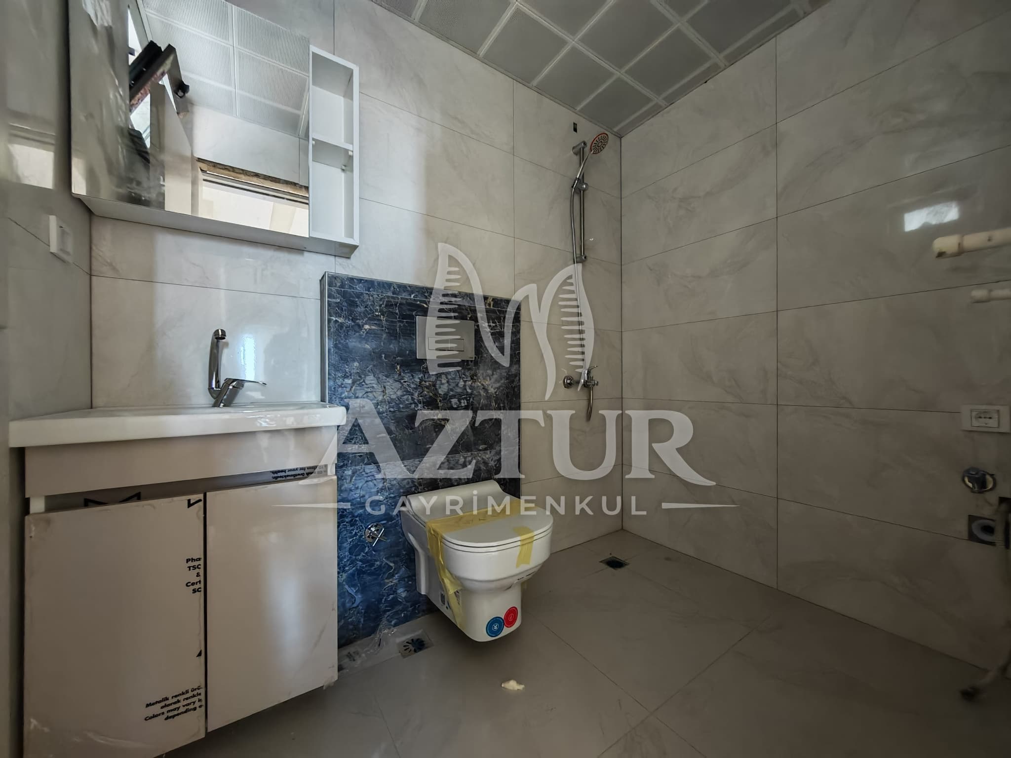 FEVZİ ÇAKMAK'TA CADDE ÜZERİ ARAKAT AYRI MUTFAK 2+1 SATILIK DAİRE