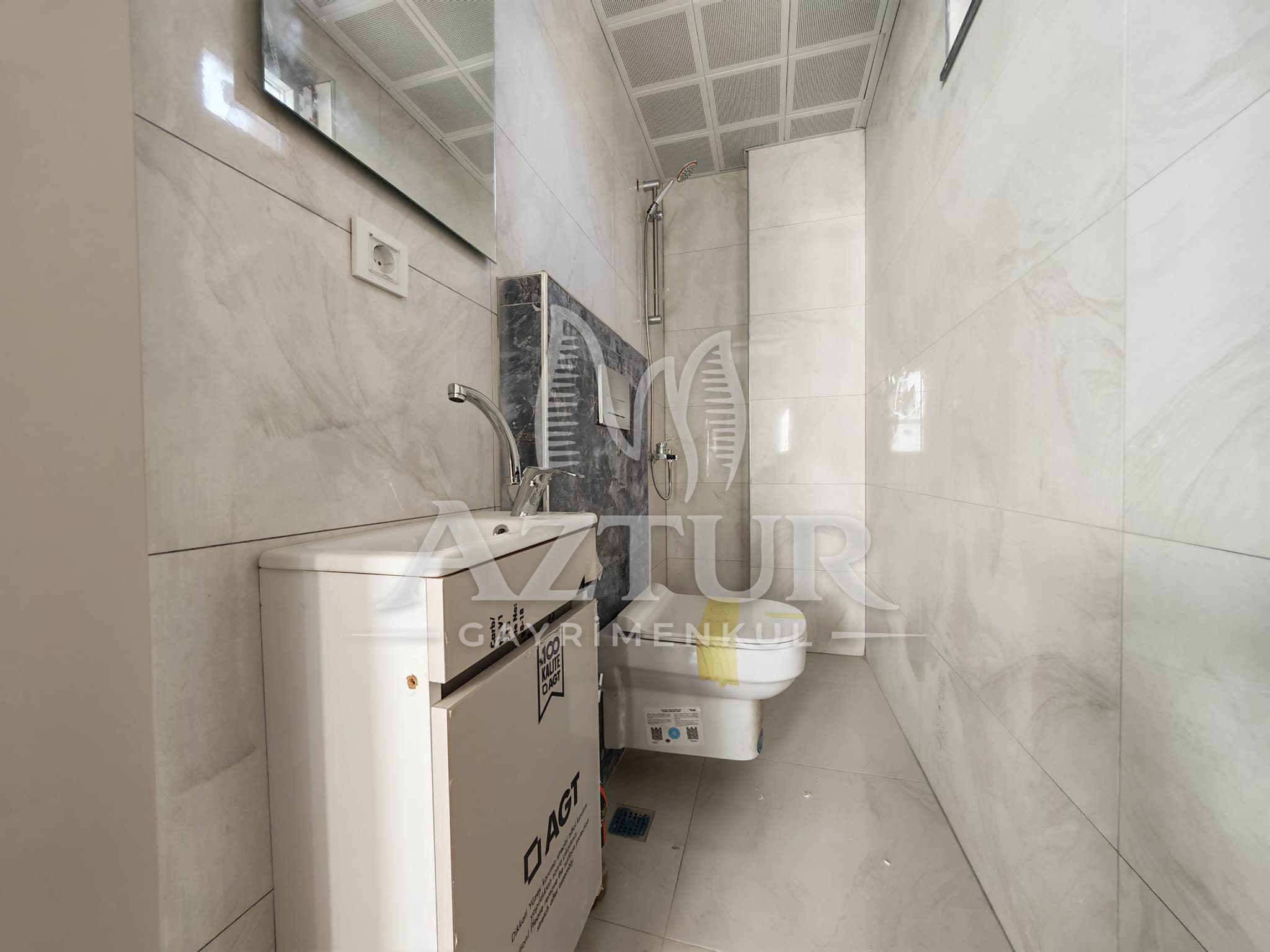 FEVZİ ÇAKMAK'TA CADDE ÜZERİ ARAKAT AYRI MUTFAK 2+1 SATILIK DAİRE