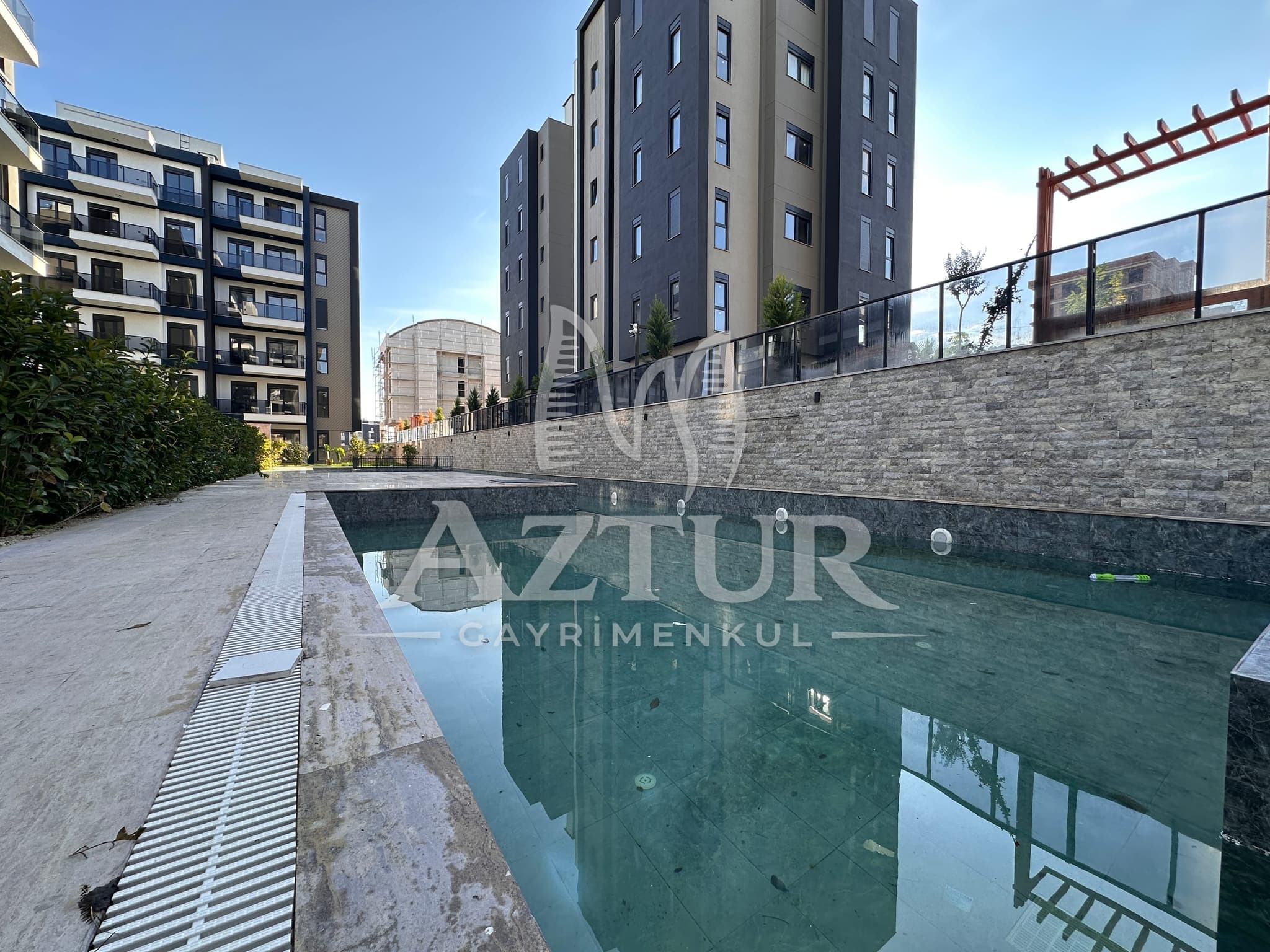 FEVZİ ÇAKMAK'TA HAVUZLU SİTE İÇERİSİNDE SIFIR 3+1 SATILIK DAİRE