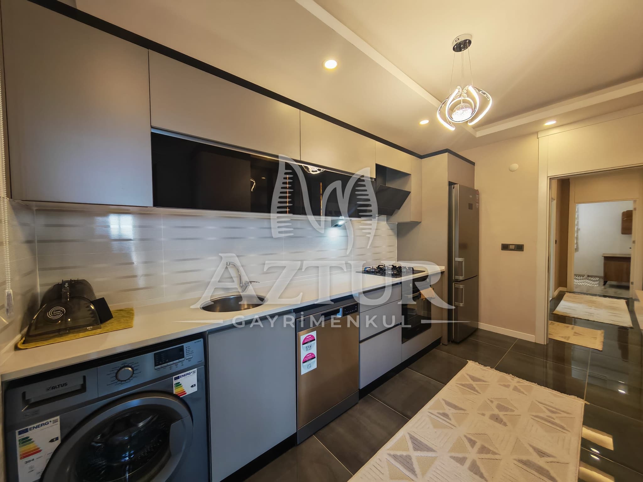 FEVZİÇAKMAK'TA HAVUZLU SİTE İÇERİSİNDE GENİŞ M2 3+1 SATILIK DAİRE