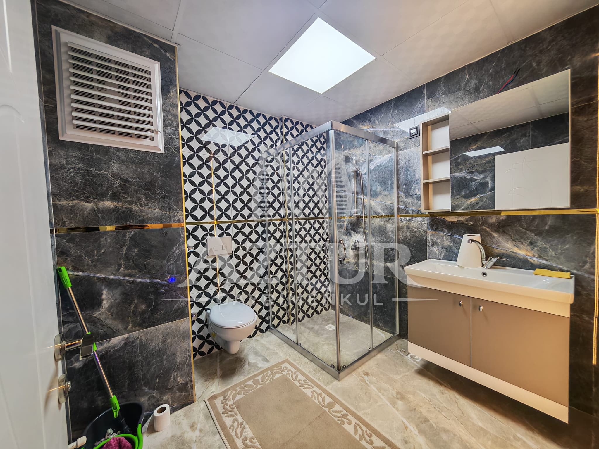 FEVZİÇAKMAK'TA HAVUZLU SİTE İÇERİSİNDE GENİŞ M2 3+1 SATILIK DAİRE
