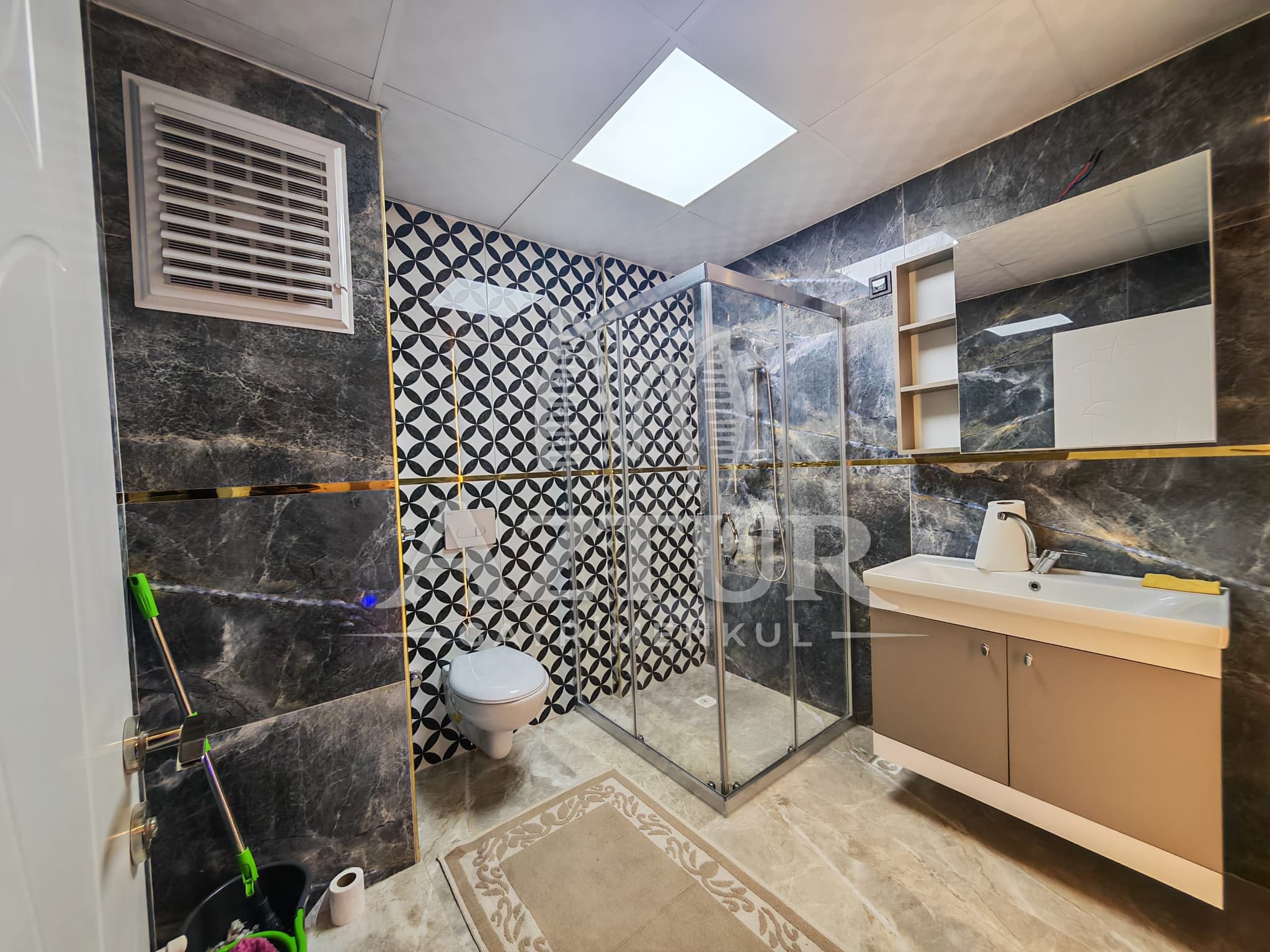 FEVZİÇAKMAK'TA HAVUZLU SİTE İÇERİSİNDE GENİŞ M2 3+1 SATILIK DAİRE