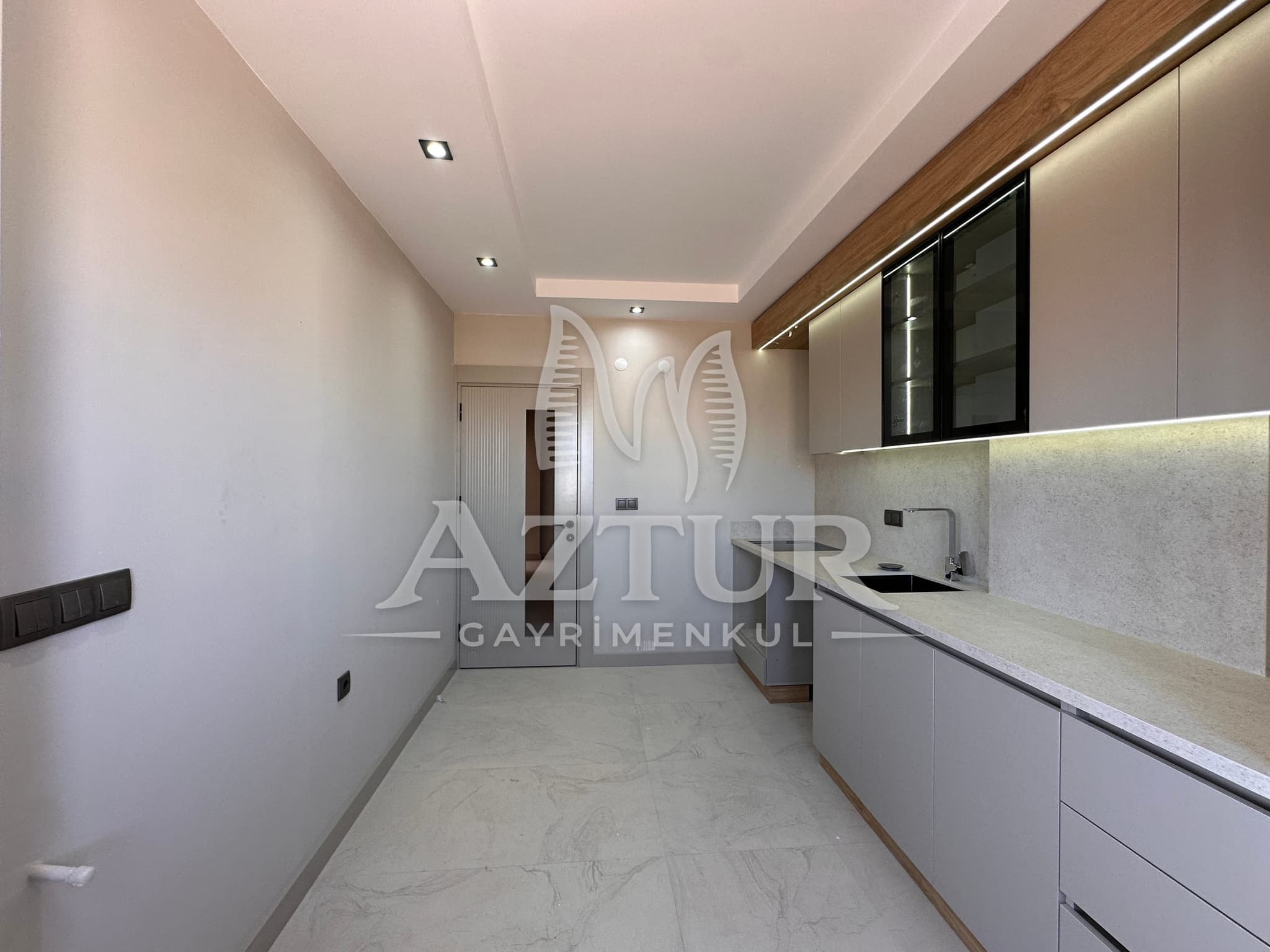 AYANOĞLU'NDA KANAL - TRAMVAY YAKINI SIFIR 2+1 SATILIK DAİRE