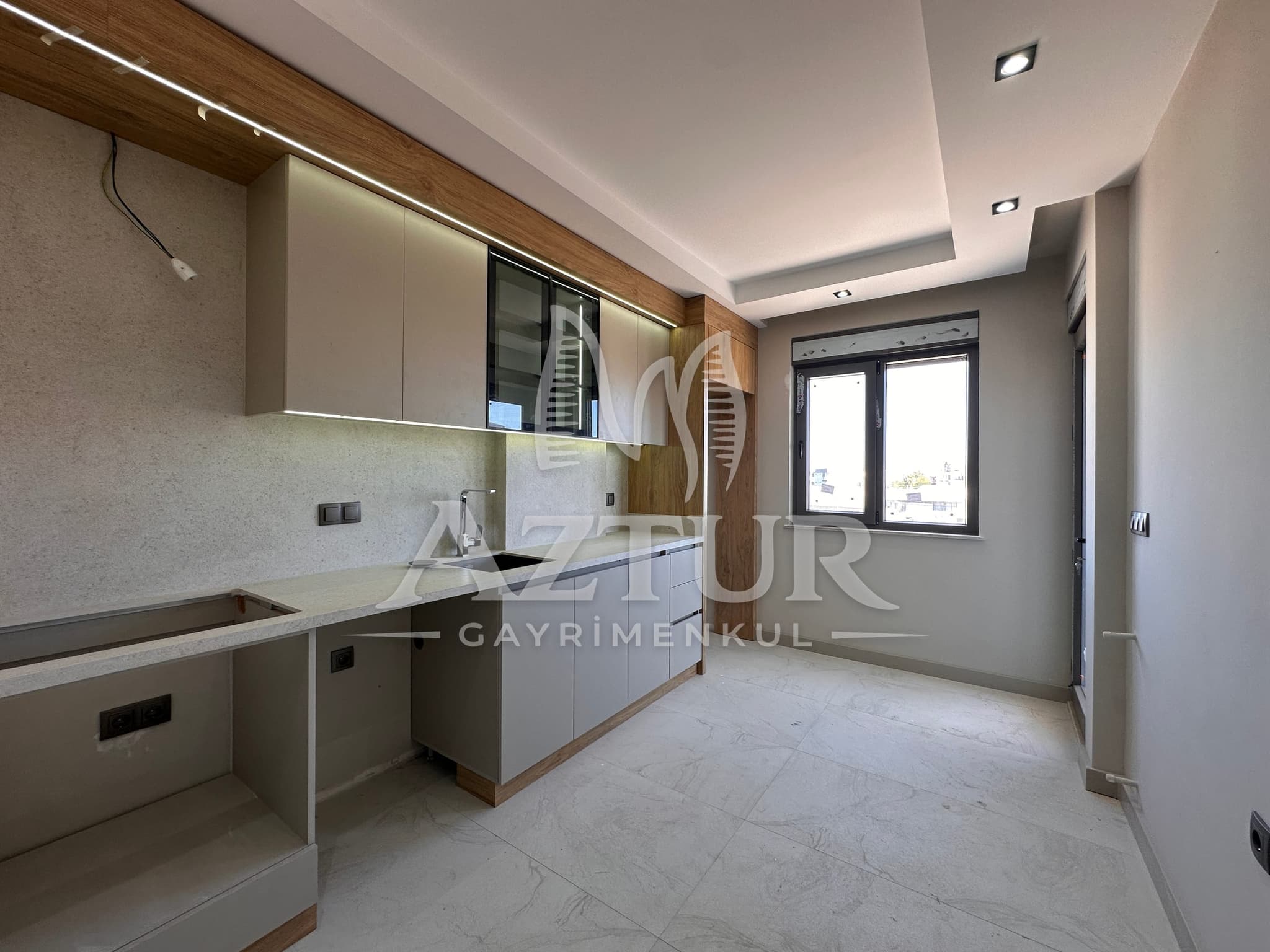 AYANOĞLU'NDA KANAL - TRAMVAY YAKINI SIFIR 1+1-2+1 SATILIK DAİRE